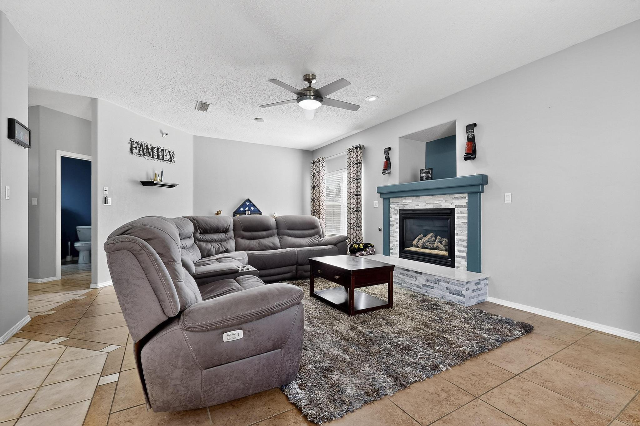 7009 TERRAZAS Road NW