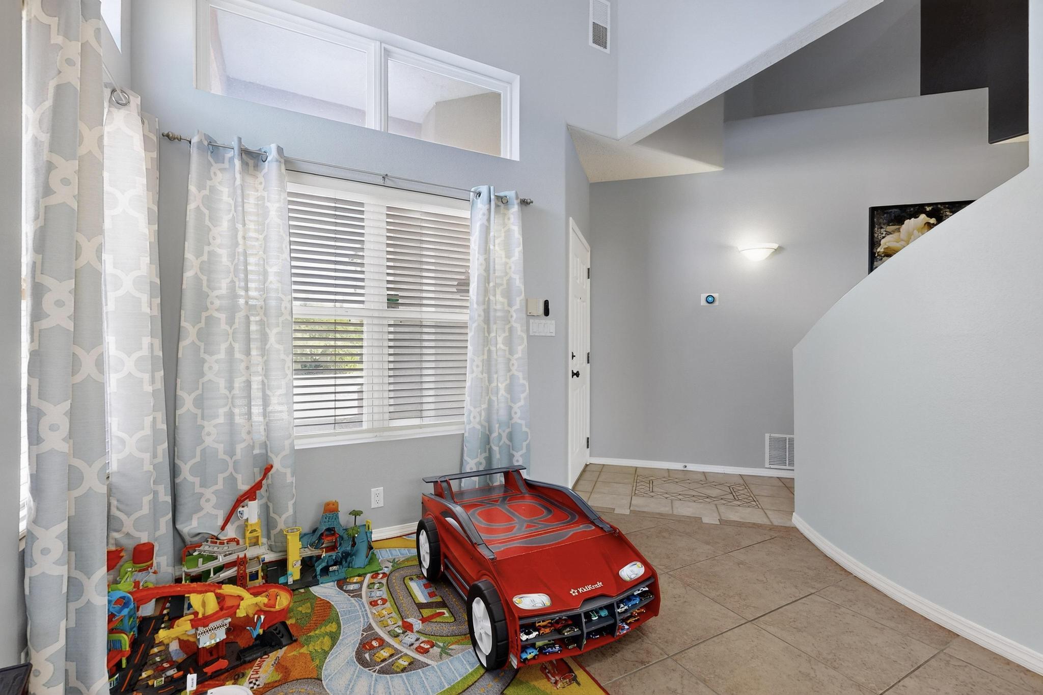 7009 TERRAZAS Road NW