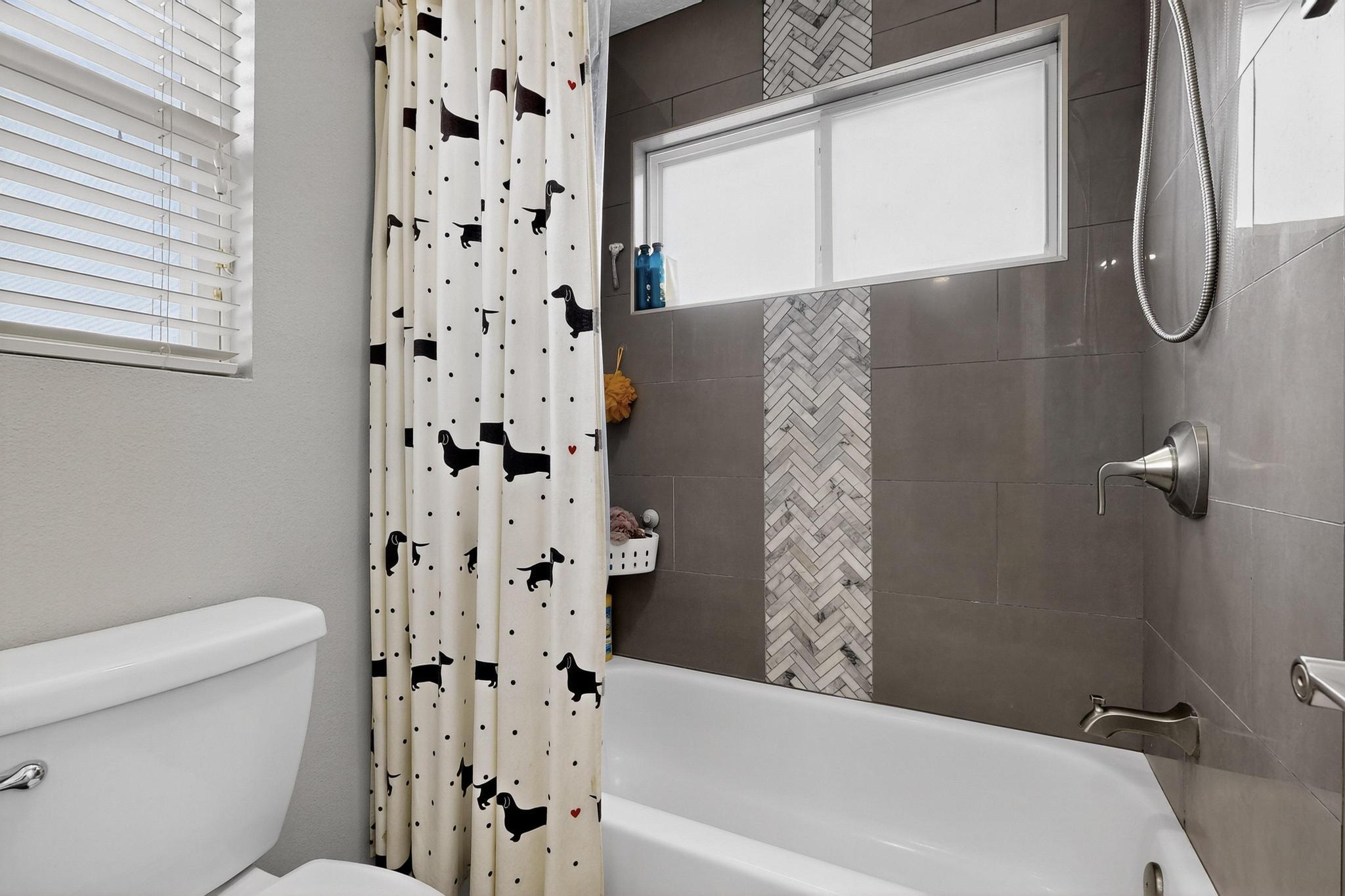 7009 TERRAZAS Road NW