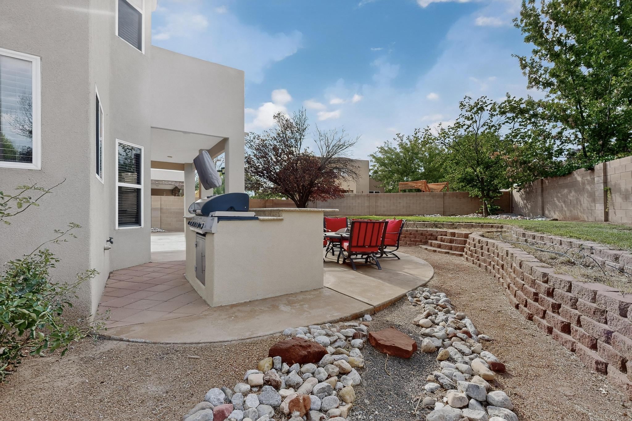 7009 TERRAZAS Road NW