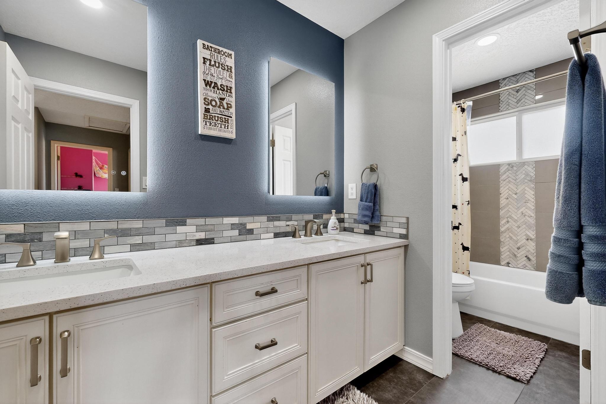 7009 TERRAZAS Road NW