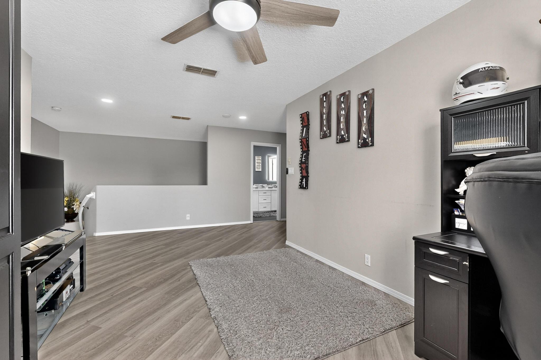 7009 TERRAZAS Road NW