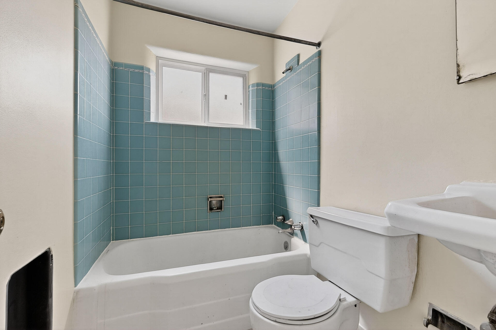 205 MORNINGSIDE 207 Drive NE