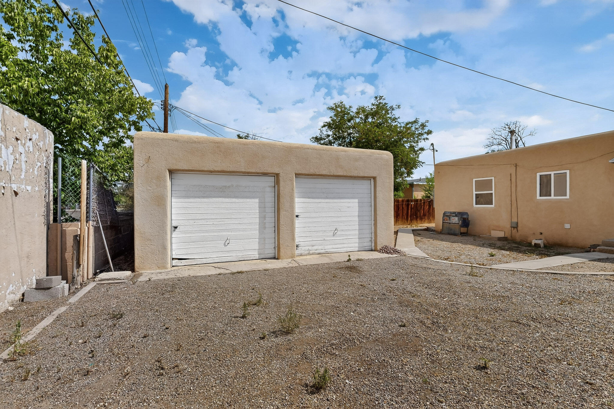 205 MORNINGSIDE 207 Drive NE