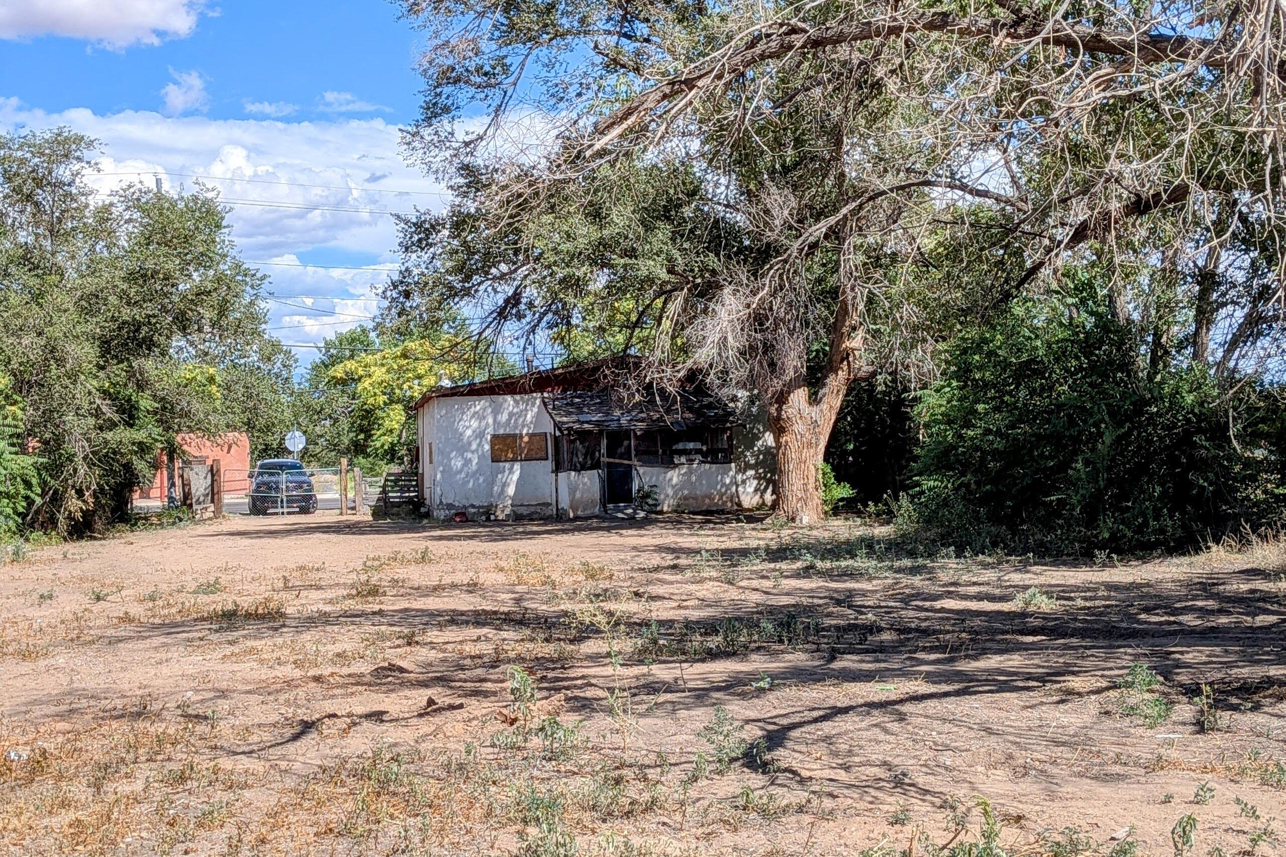 1129 S MAIN Street