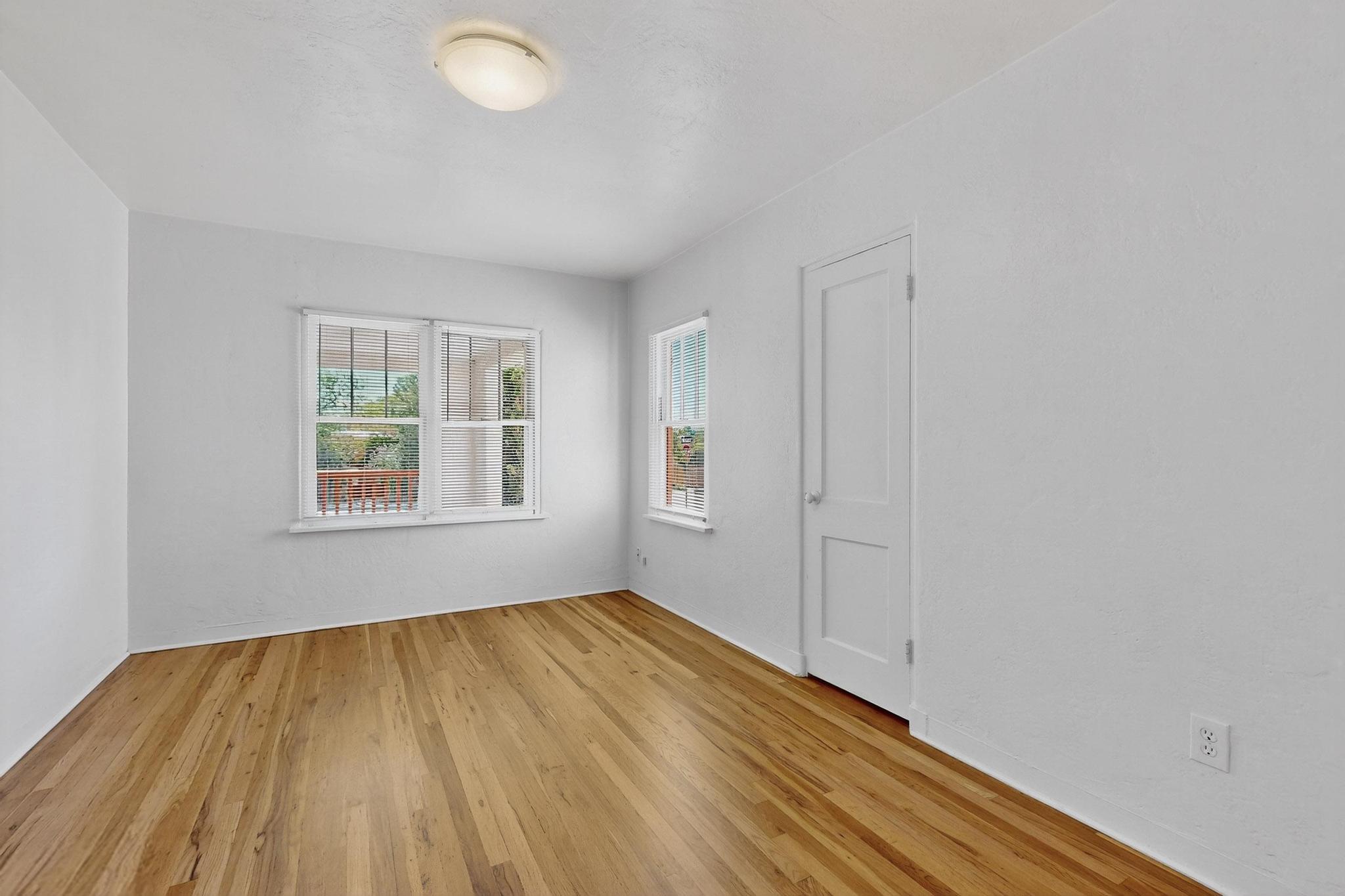 300 TULANE Drive SE