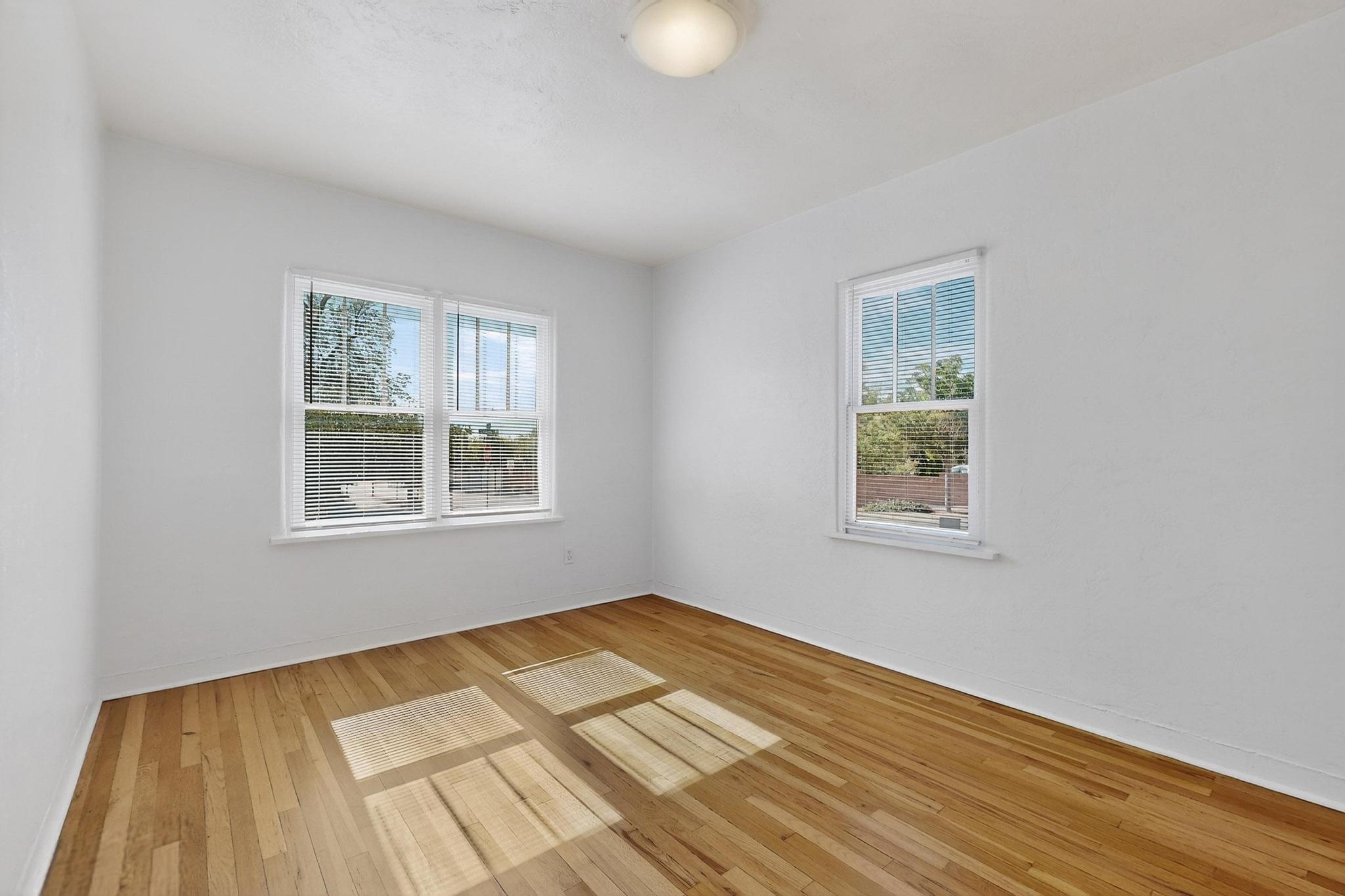 300 TULANE Drive SE