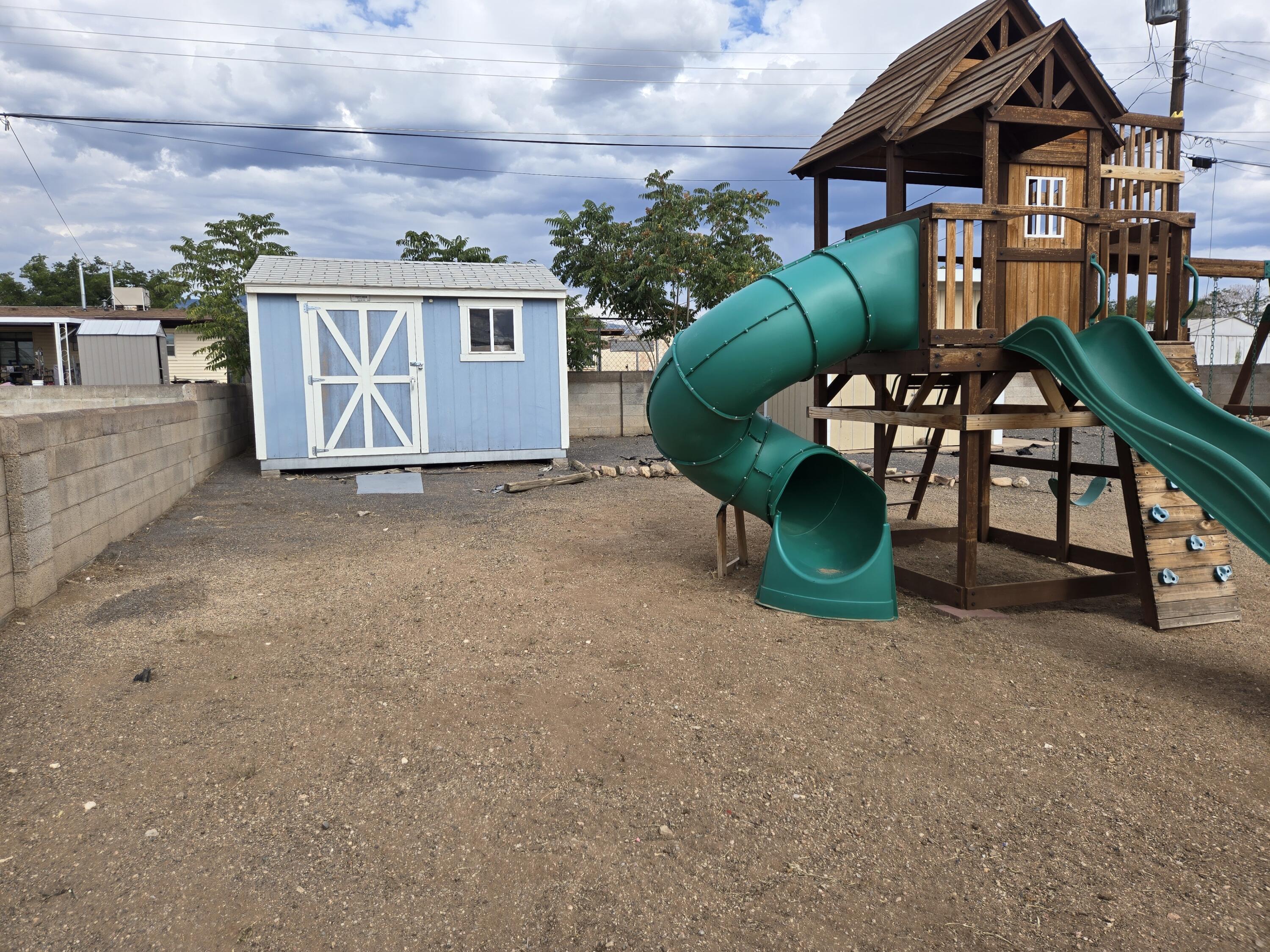 2720 DAKOTA Street NE