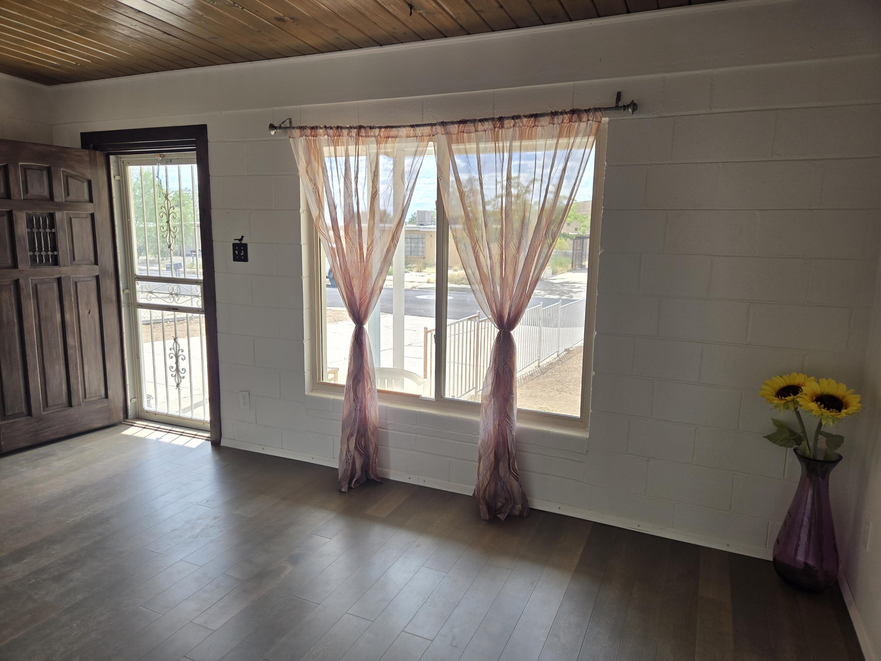 2720 DAKOTA Street NE