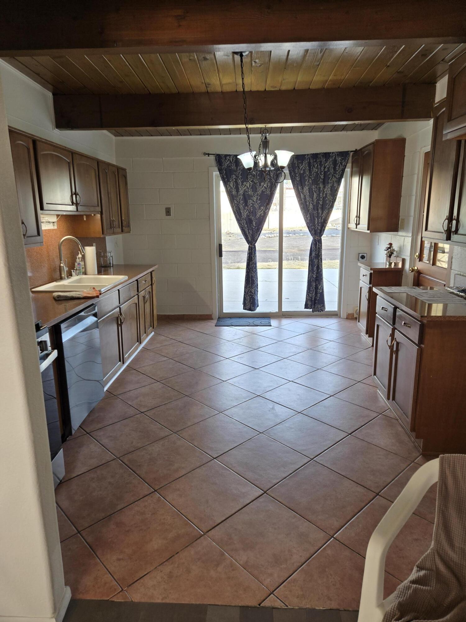 2720 DAKOTA Street NE