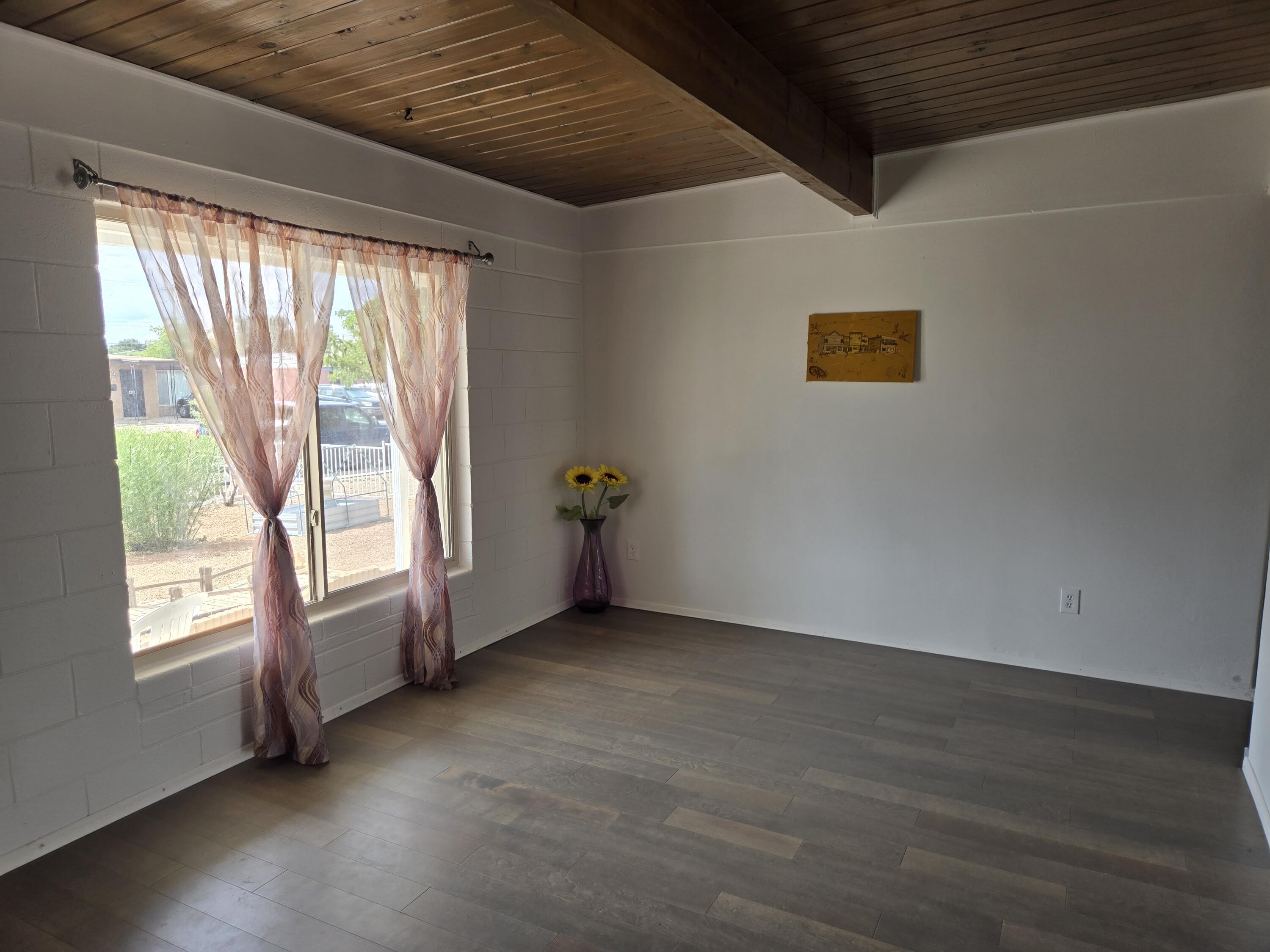 2720 DAKOTA Street NE