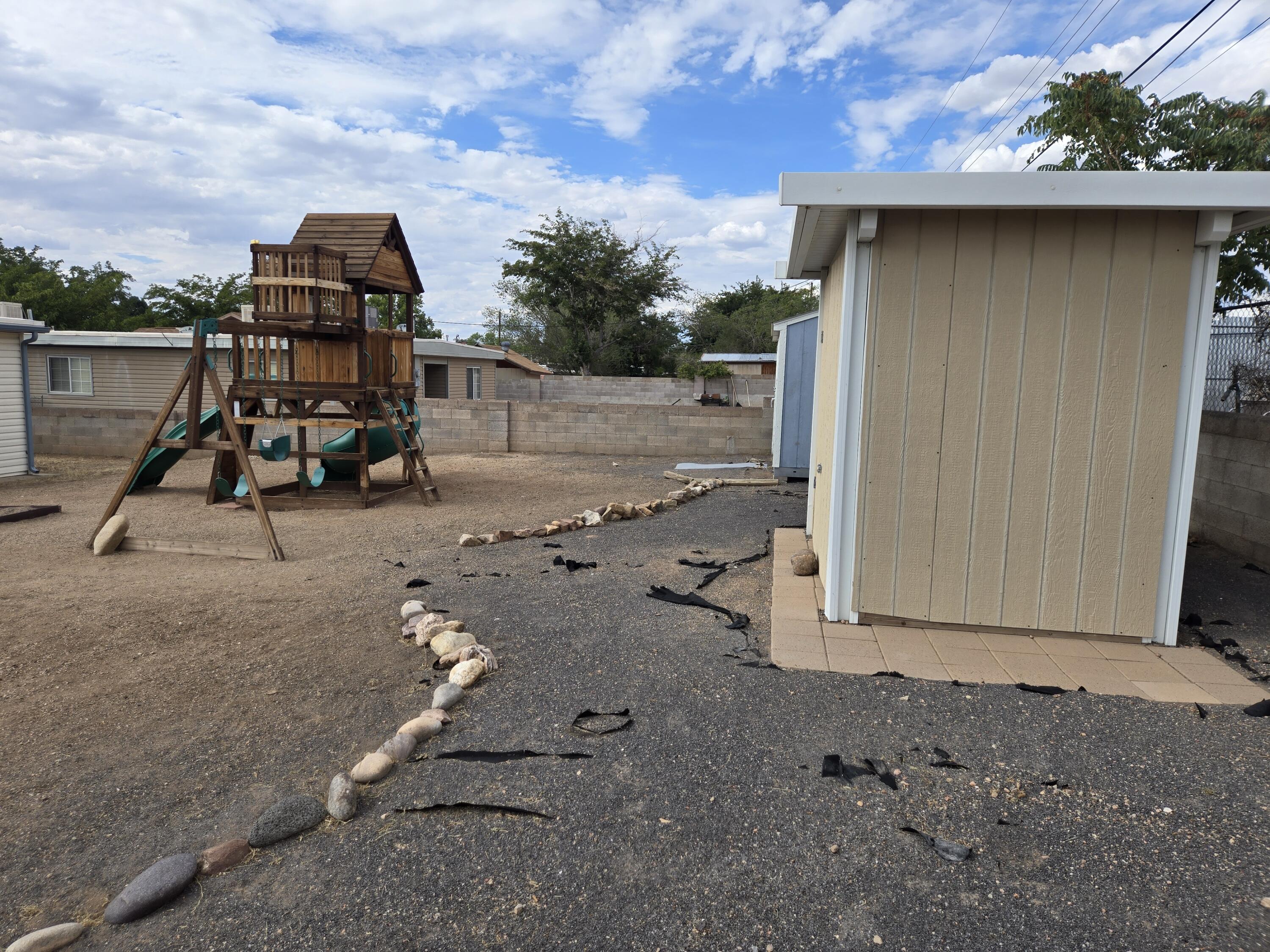 2720 DAKOTA Street NE