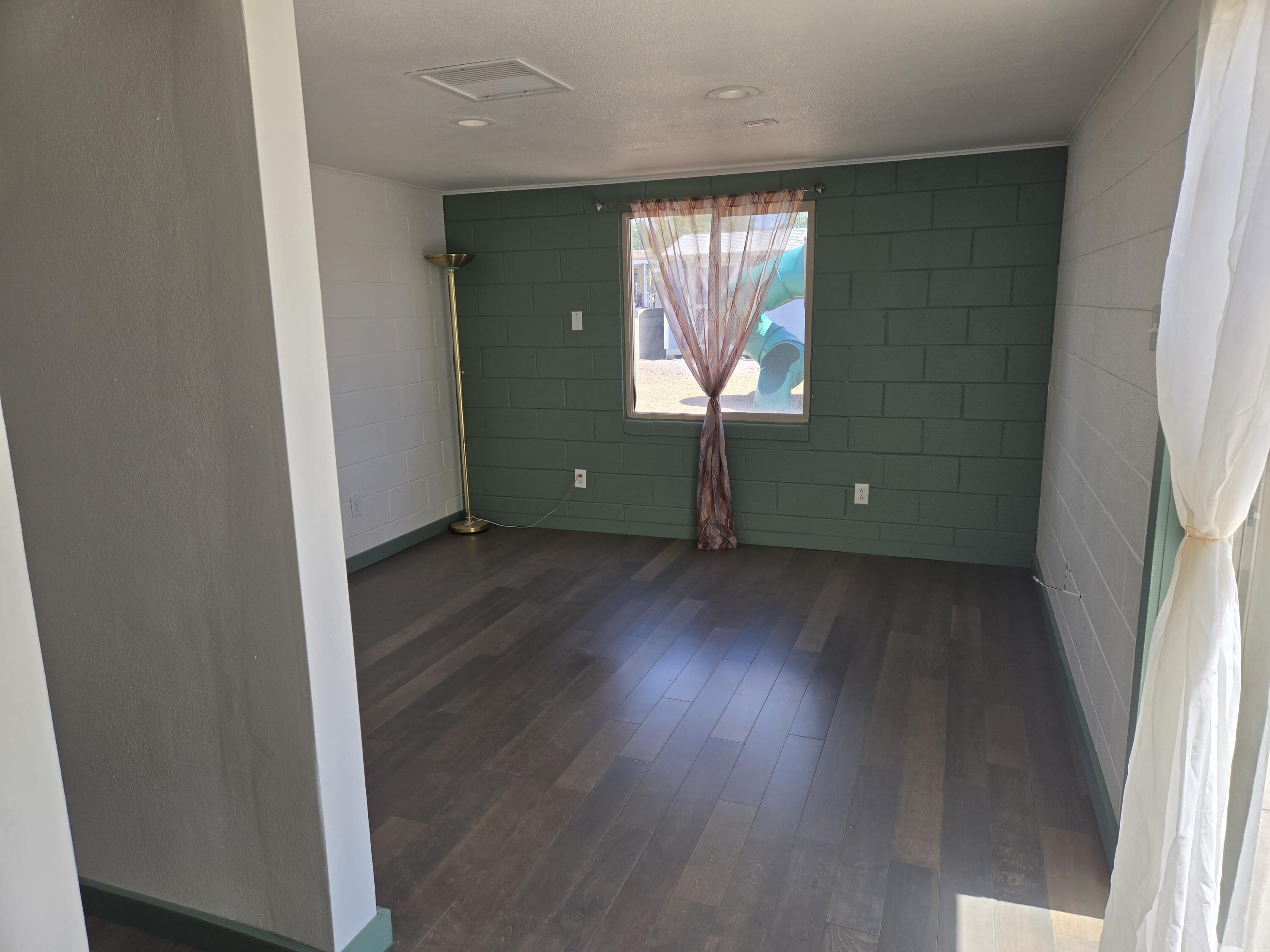 2720 DAKOTA Street NE