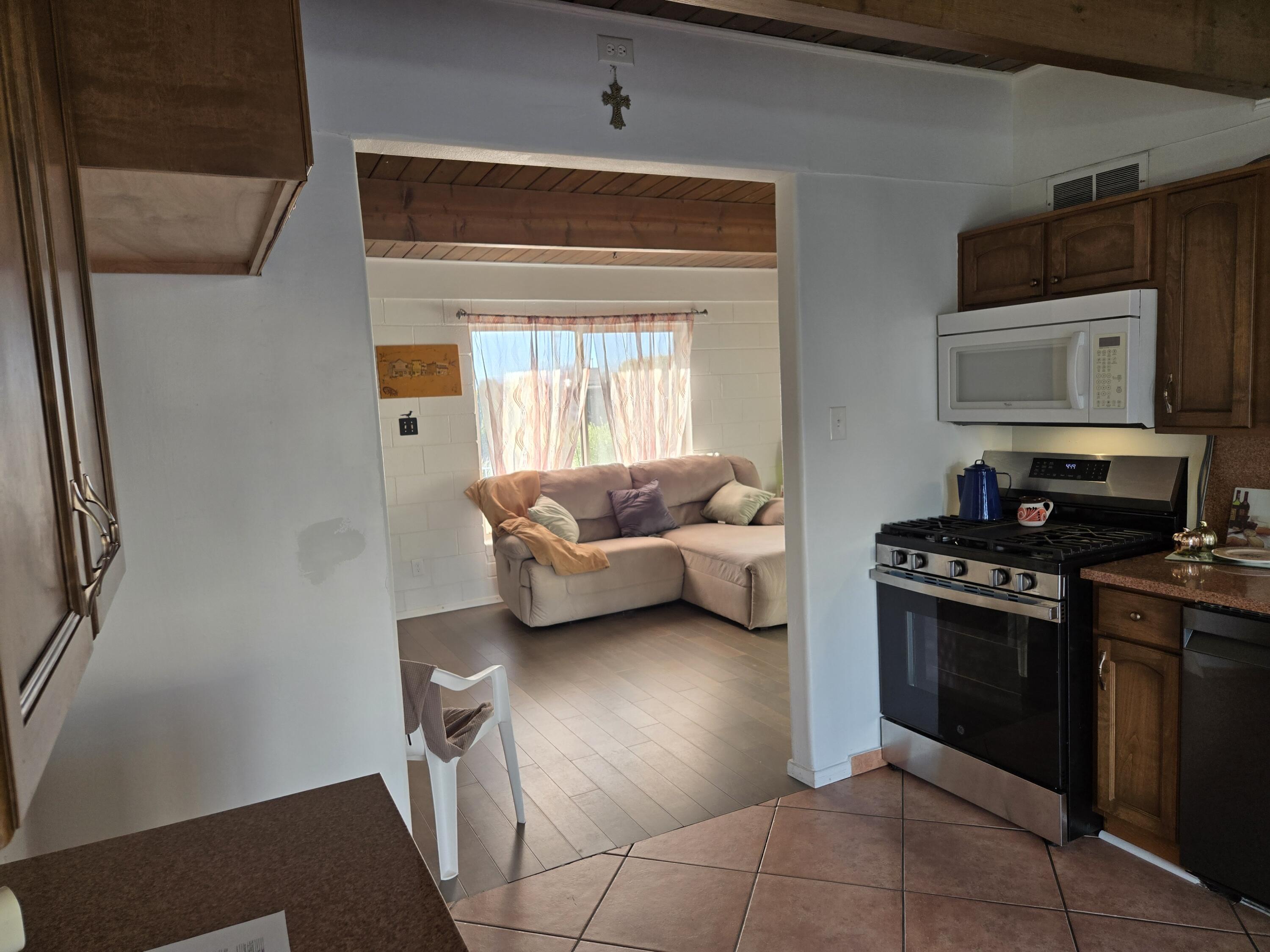 2720 DAKOTA Street NE