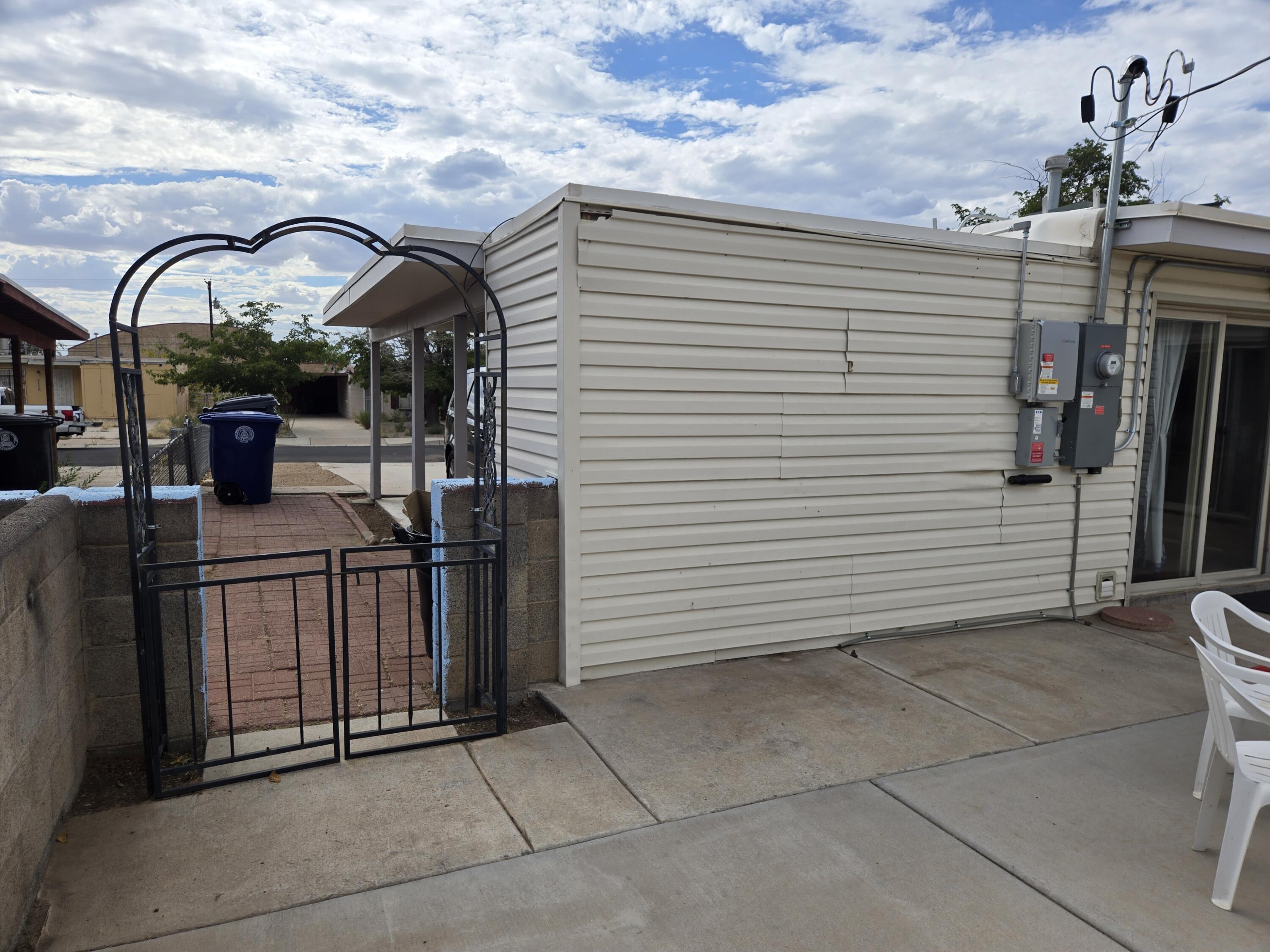 2720 DAKOTA Street NE