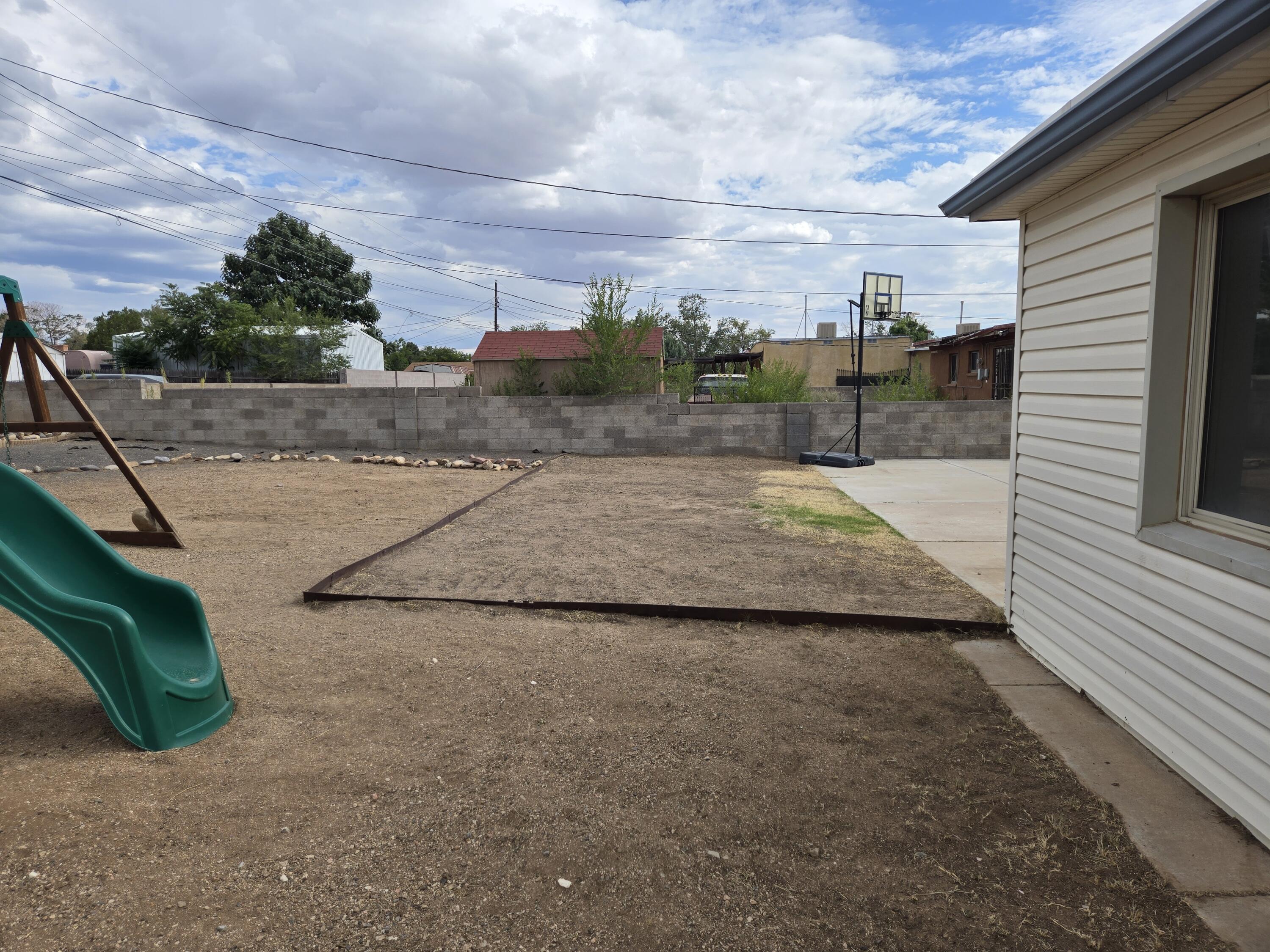 2720 DAKOTA Street NE