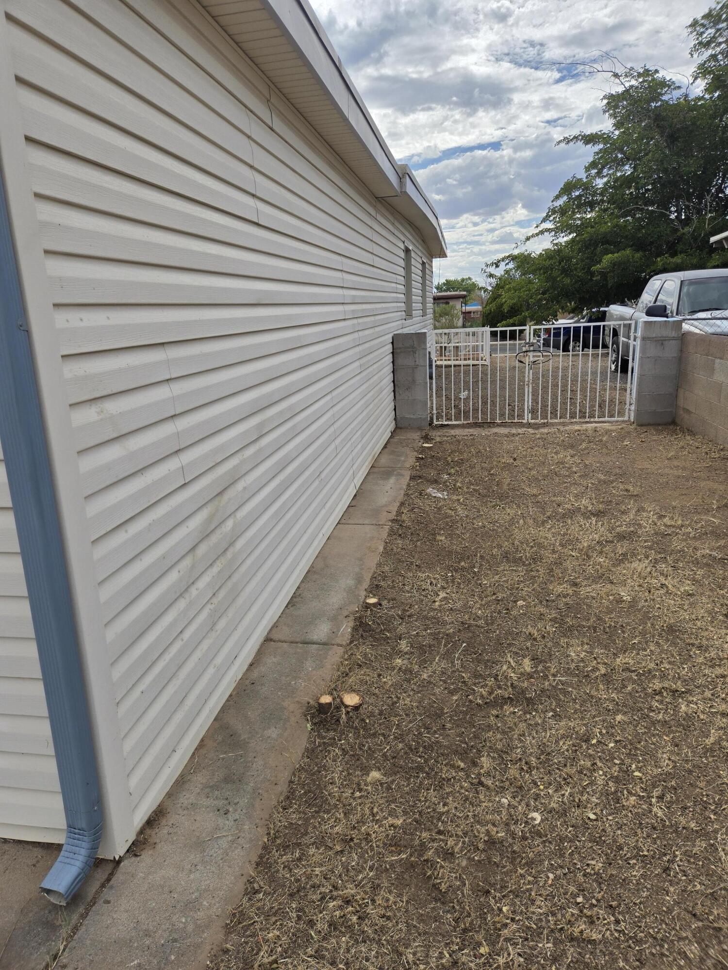 2720 DAKOTA Street NE