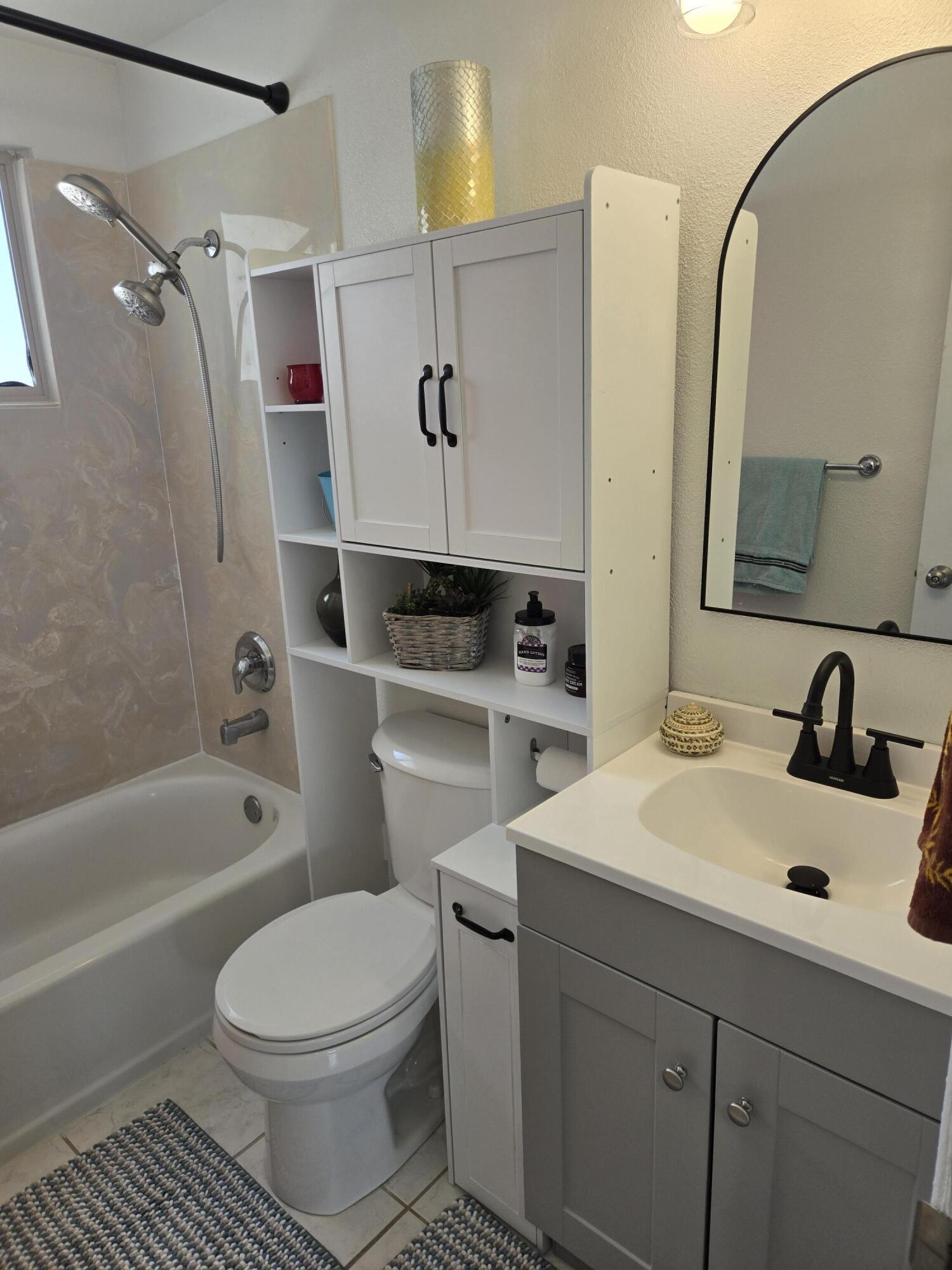 2720 DAKOTA Street NE