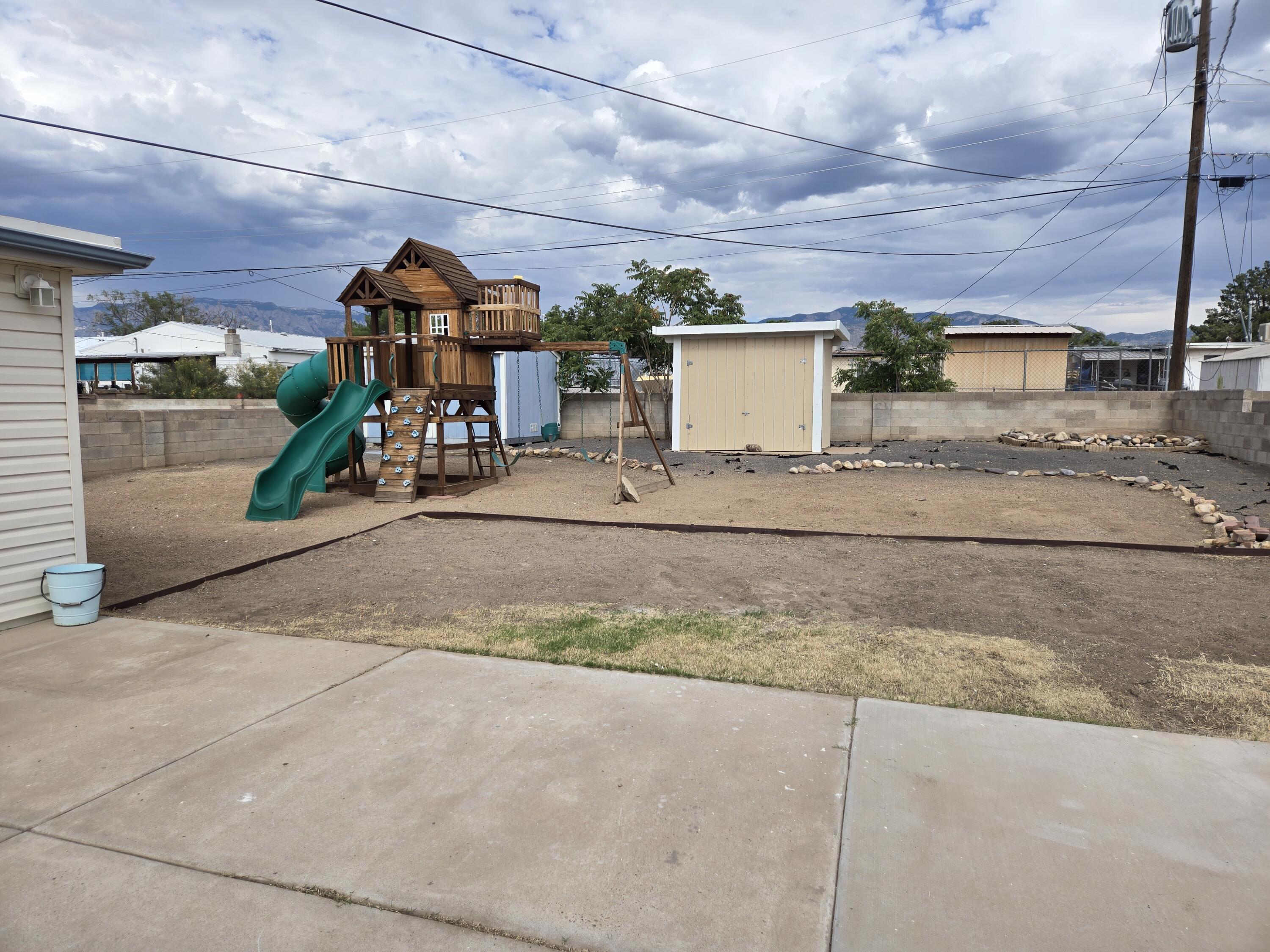 2720 DAKOTA Street NE