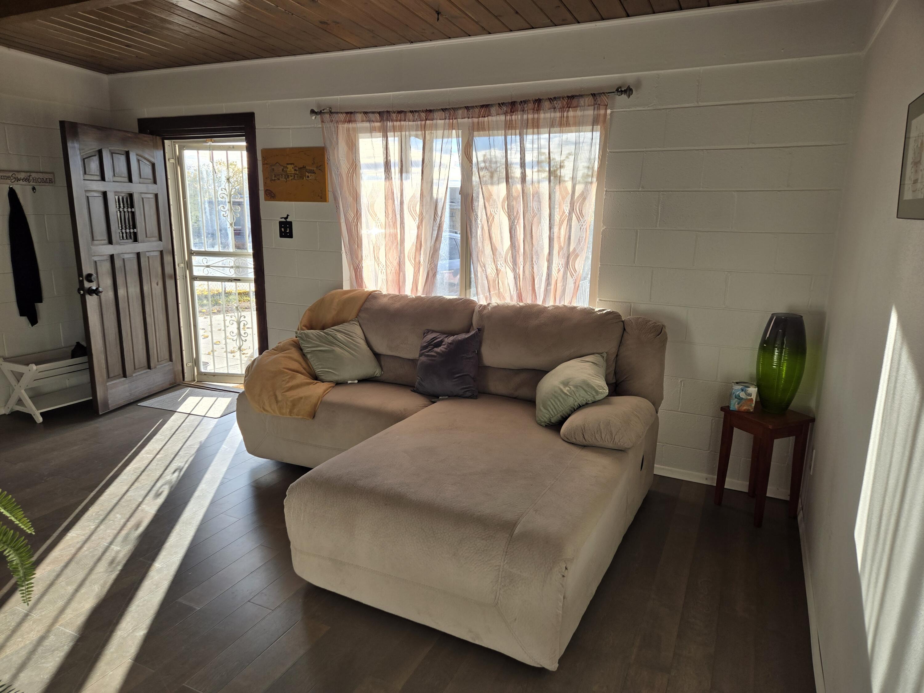 2720 DAKOTA Street NE