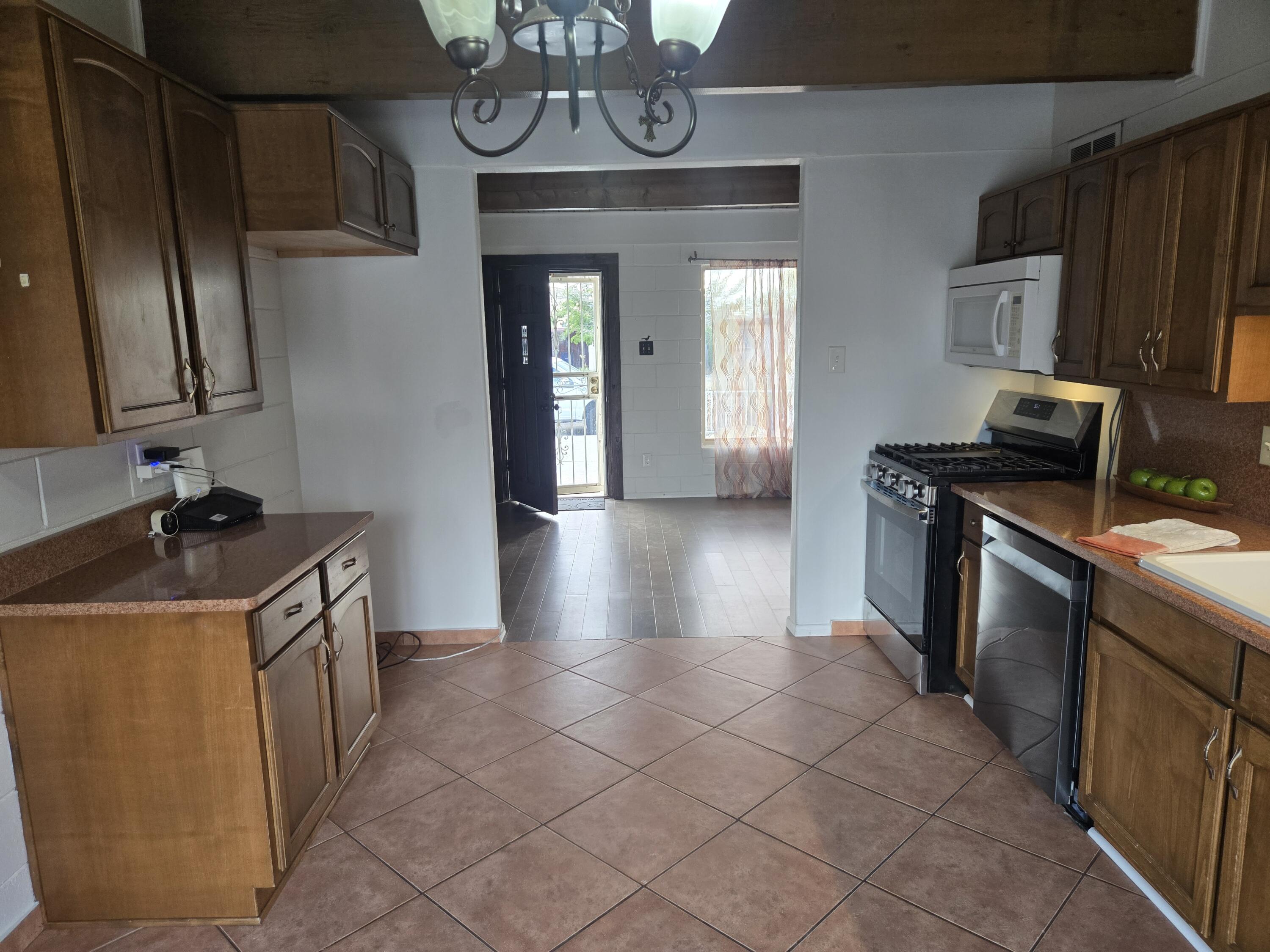 2720 DAKOTA Street NE