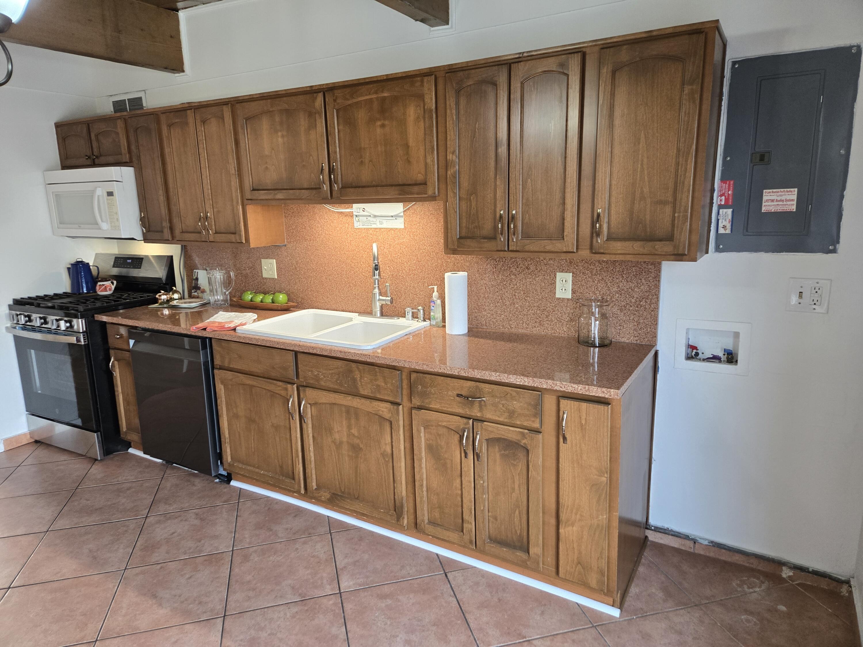 2720 DAKOTA Street NE