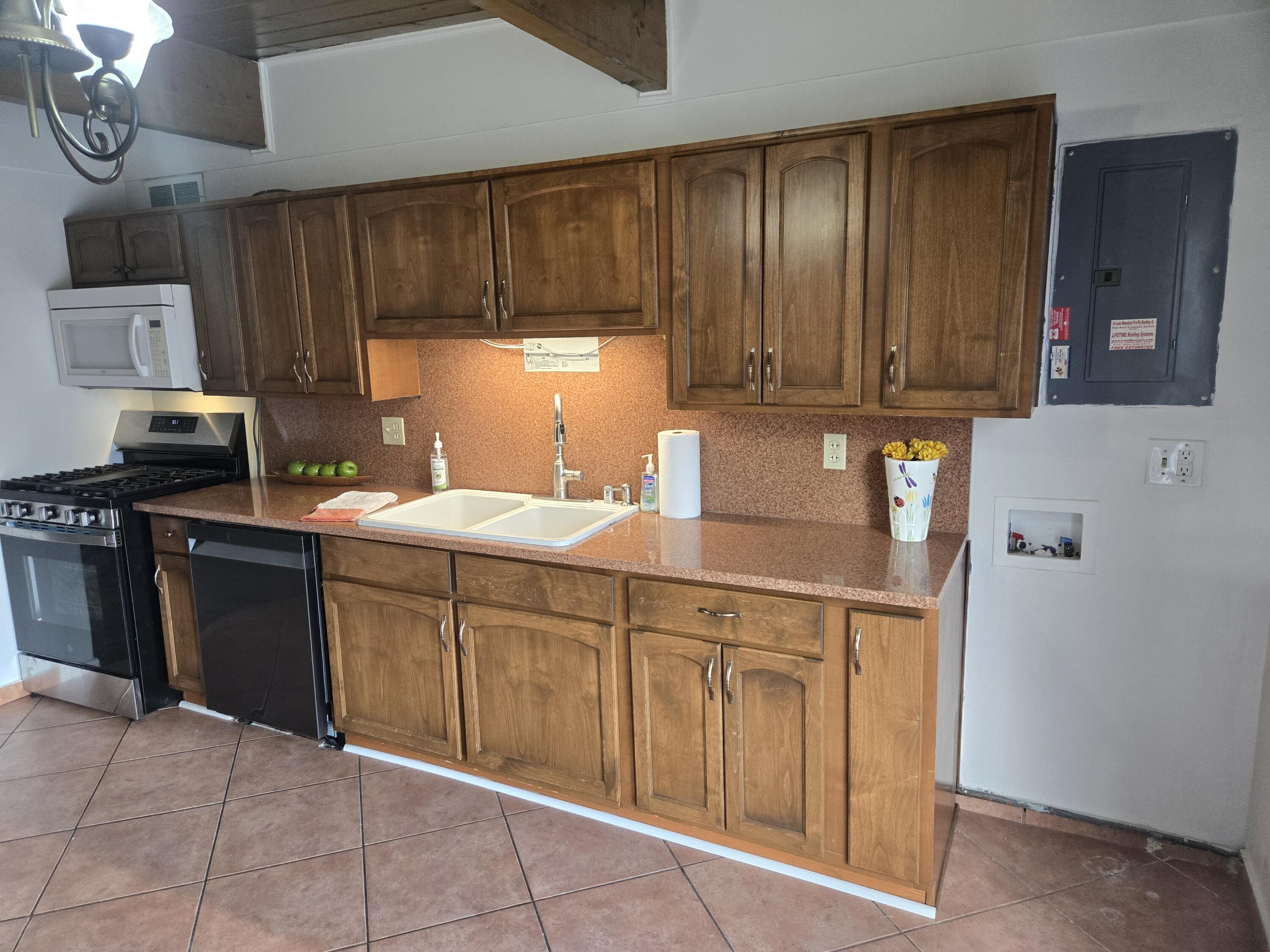 2720 DAKOTA Street NE