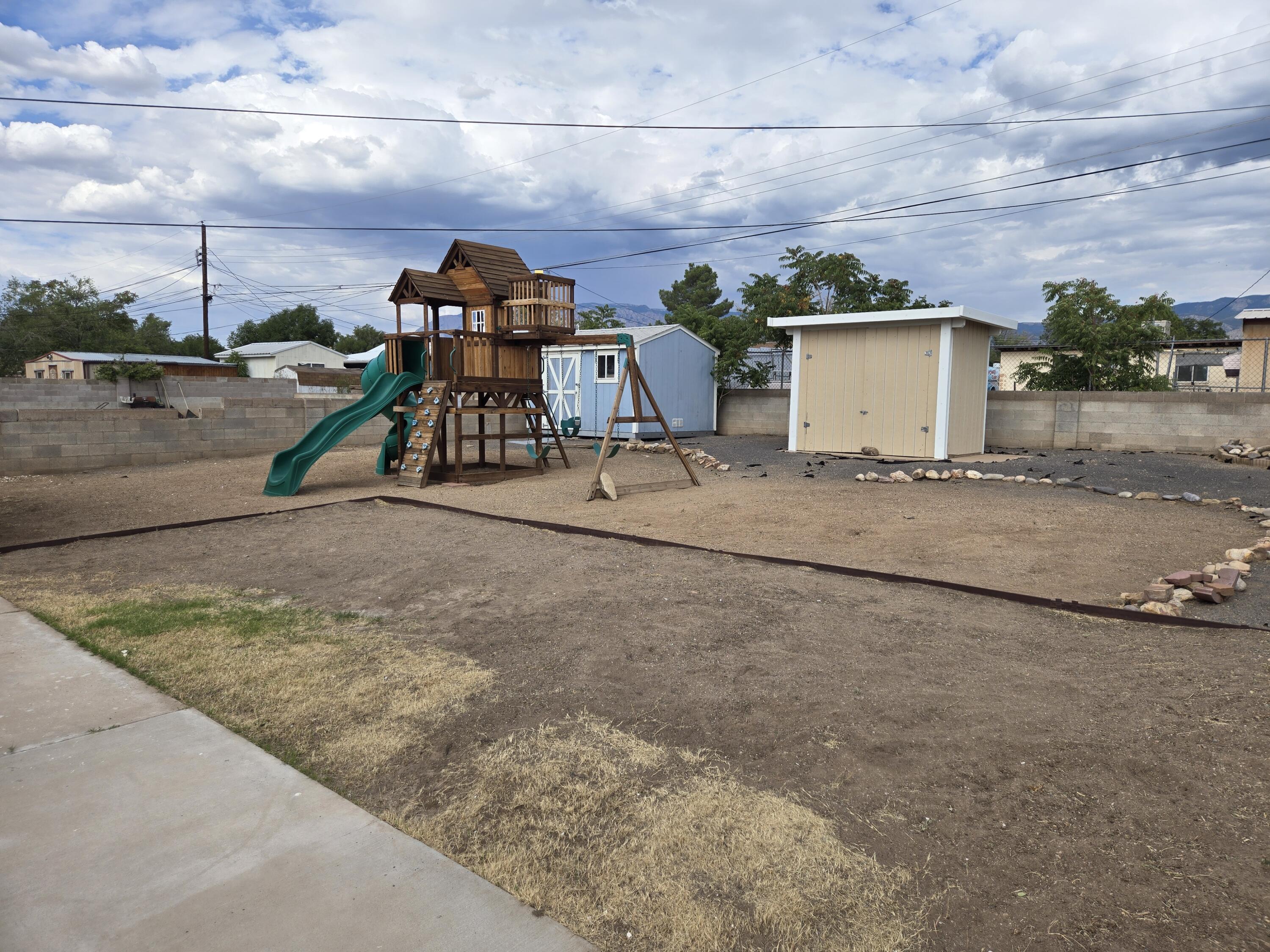 2720 DAKOTA Street NE