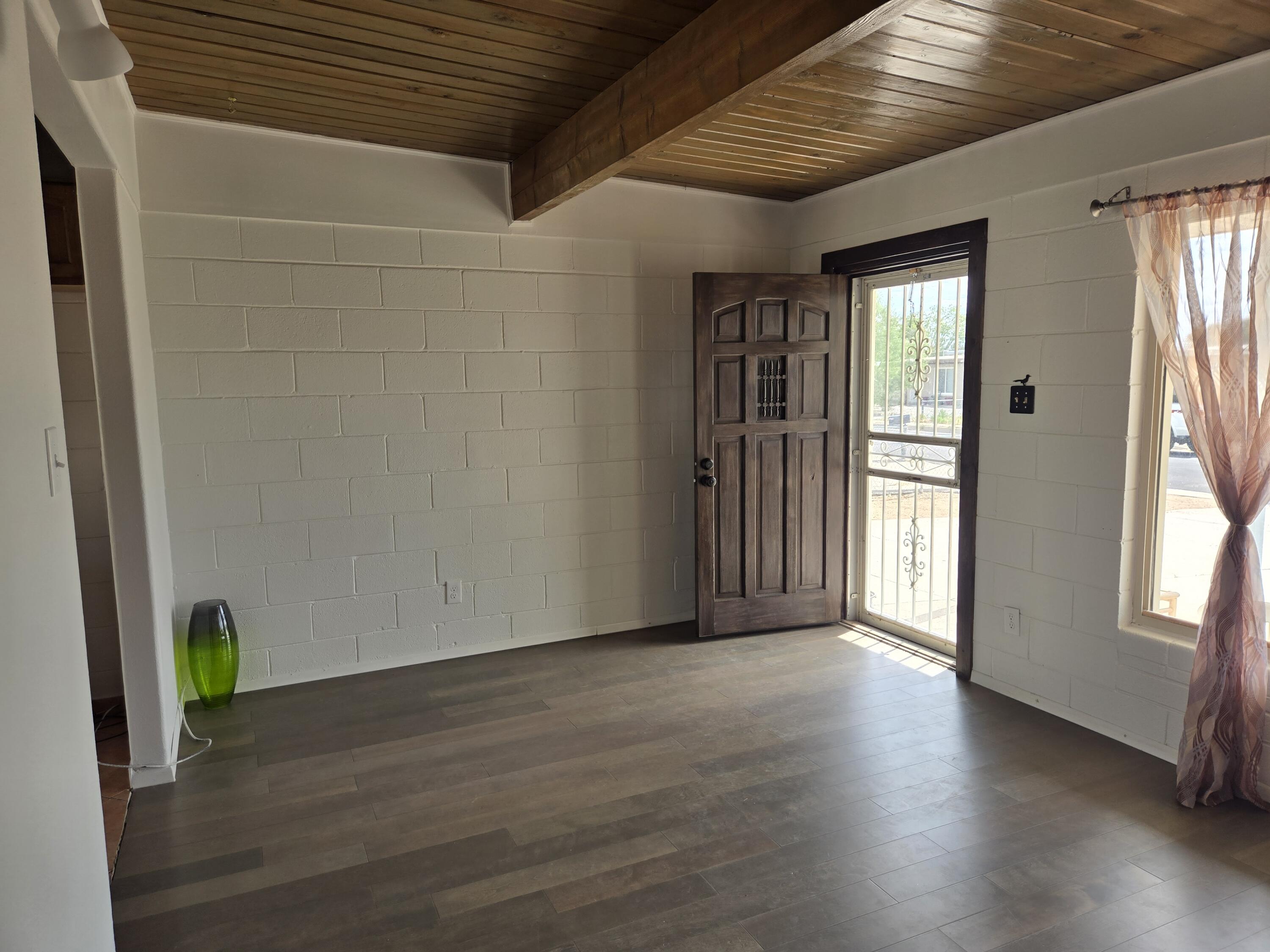 2720 DAKOTA Street NE