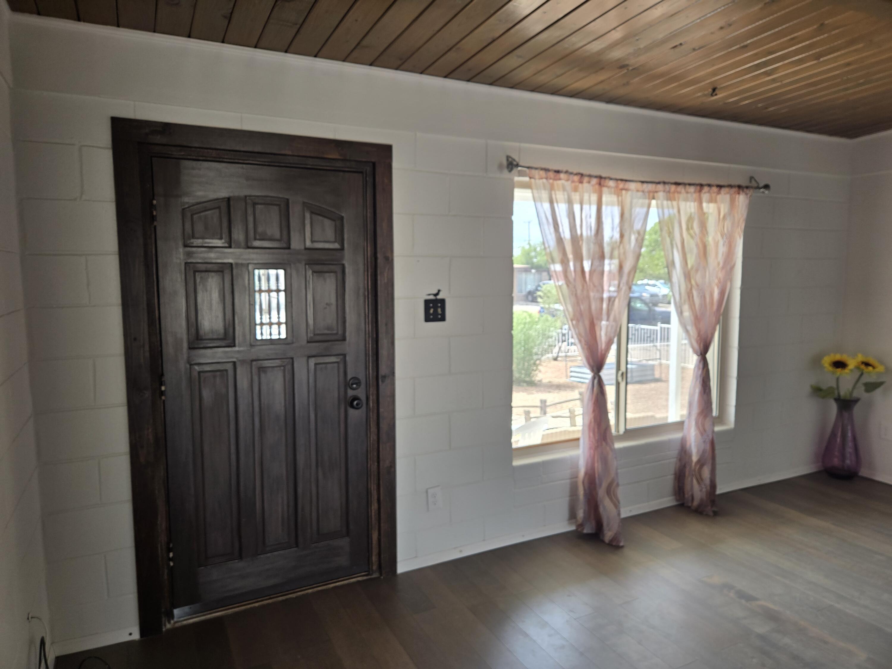 2720 DAKOTA Street NE