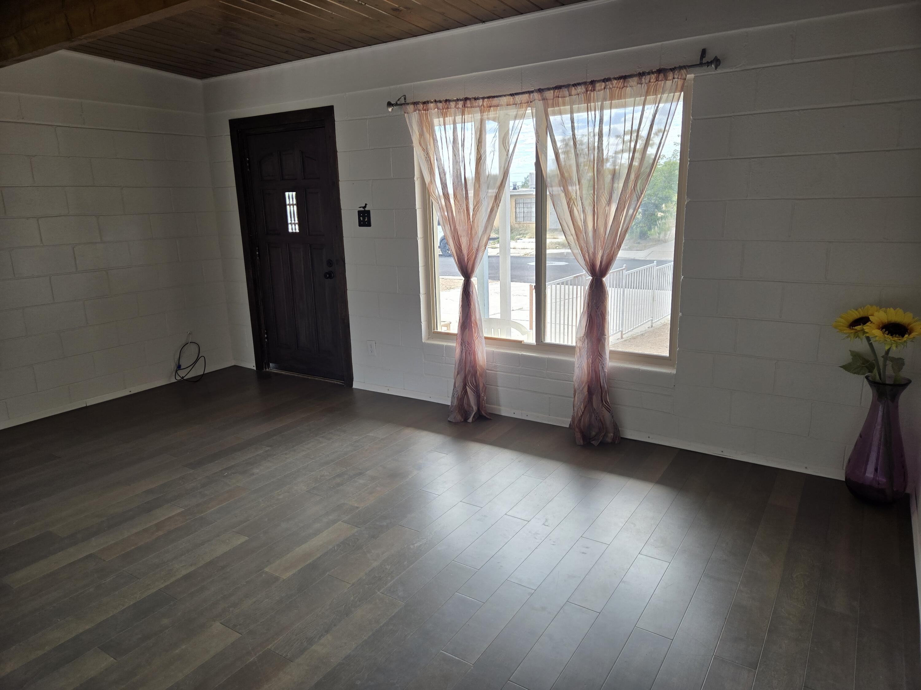 2720 DAKOTA Street NE