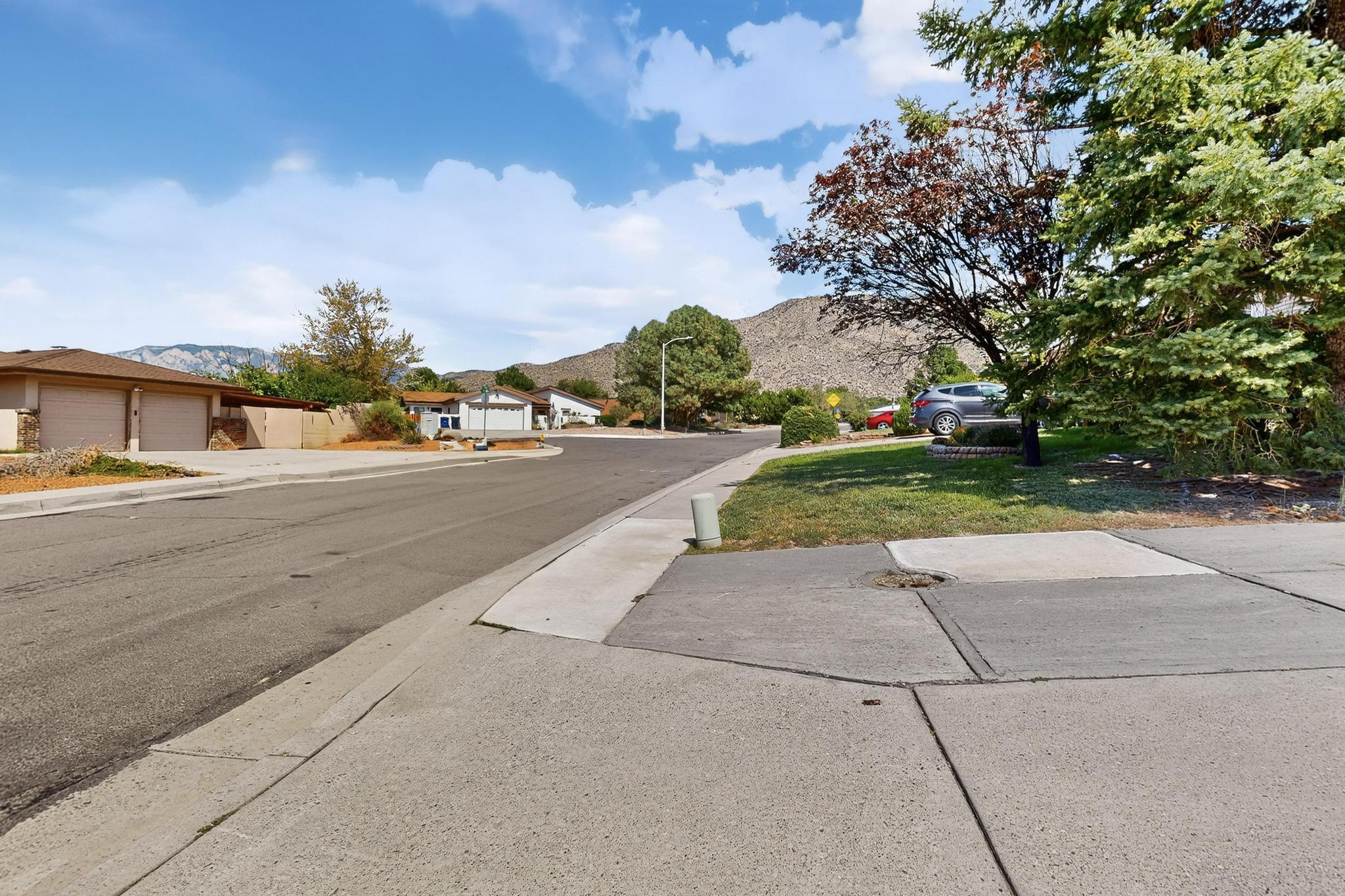 12312 PHOENIX Avenue NE