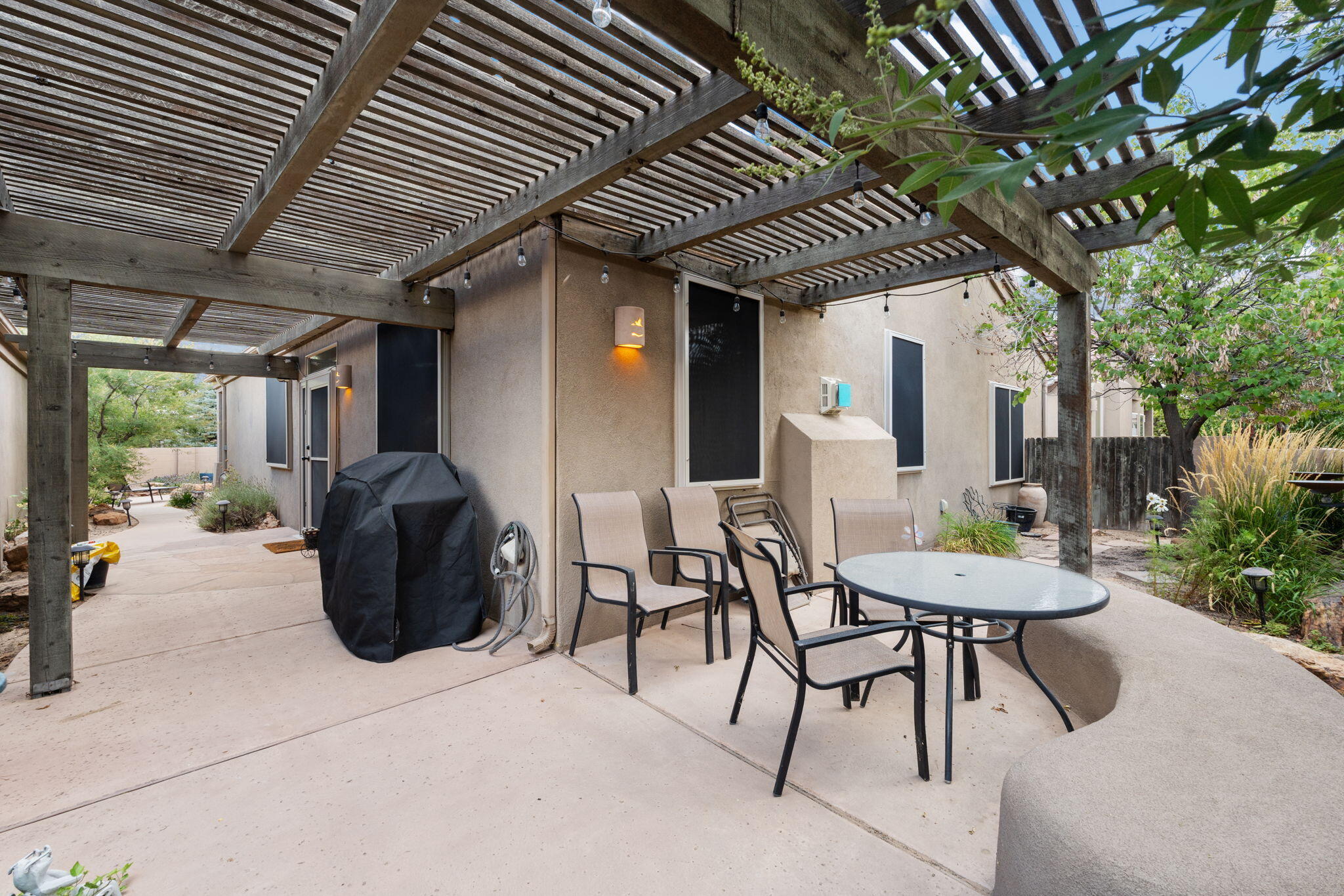 3916 ROCK DOVE Trail NW