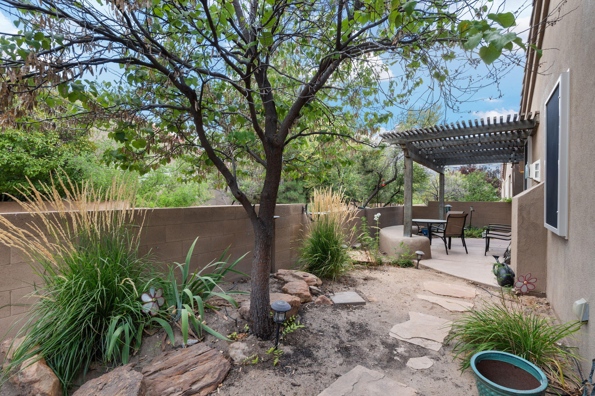 3916 ROCK DOVE Trail NW