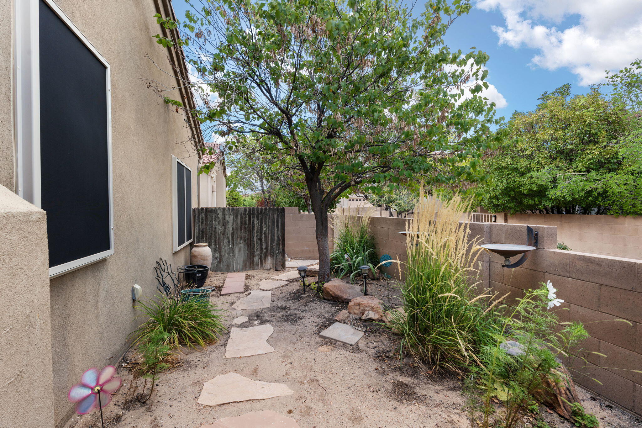 3916 ROCK DOVE Trail NW