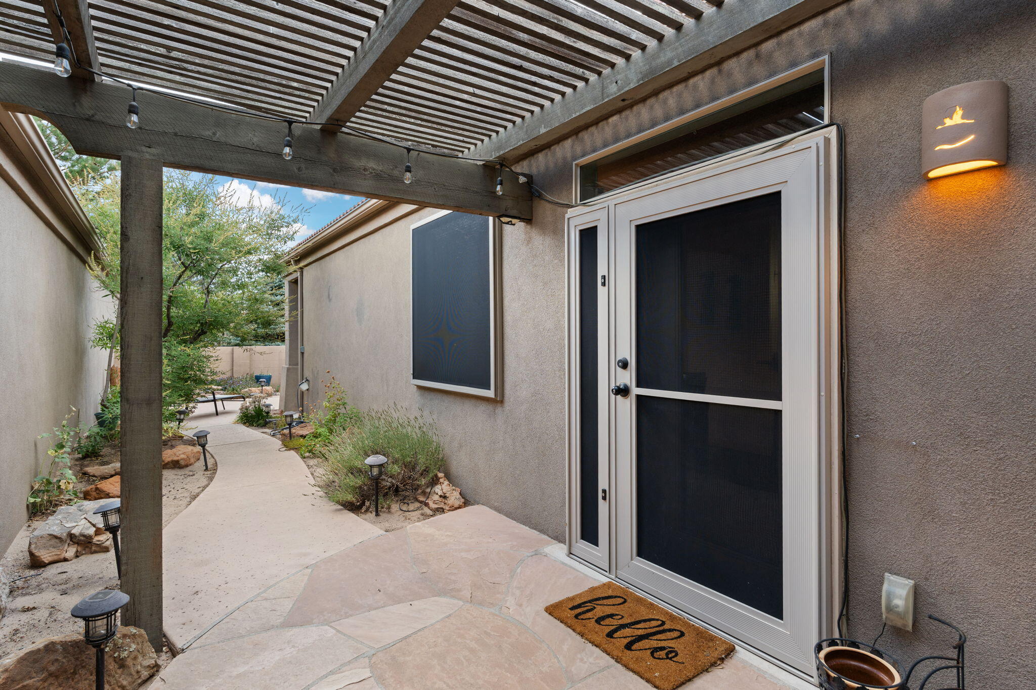 3916 ROCK DOVE Trail NW