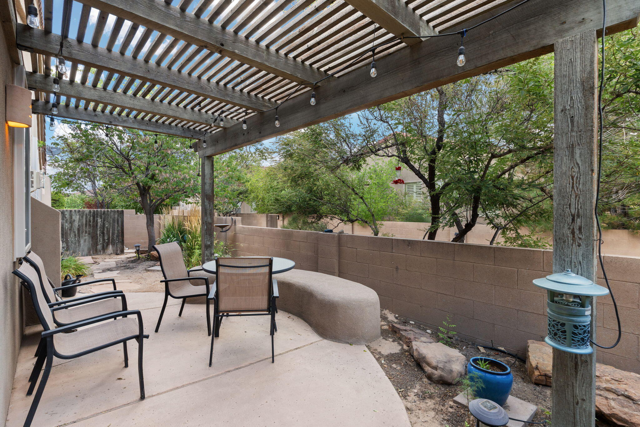 3916 ROCK DOVE Trail NW