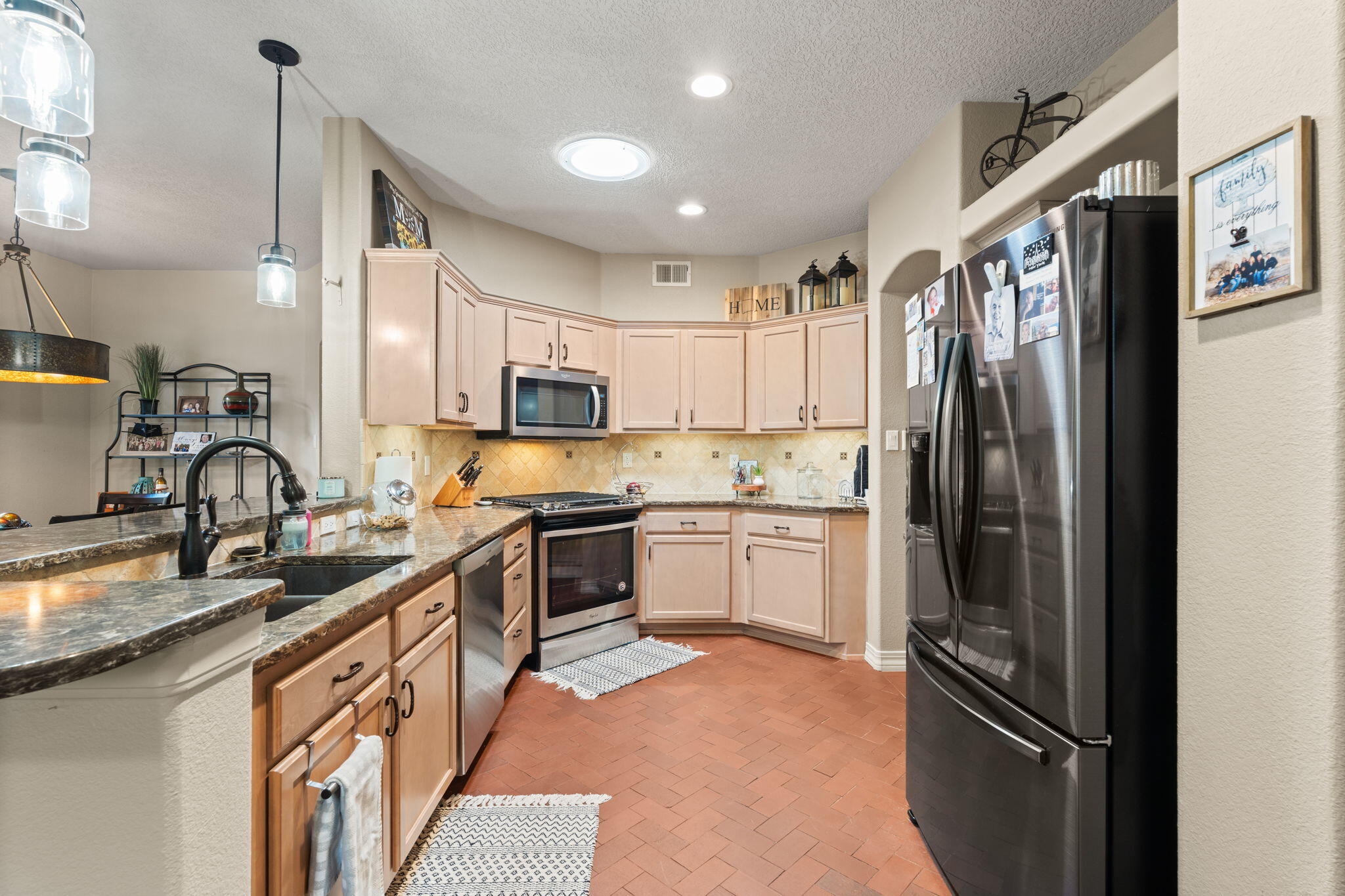 3916 ROCK DOVE Trail NW