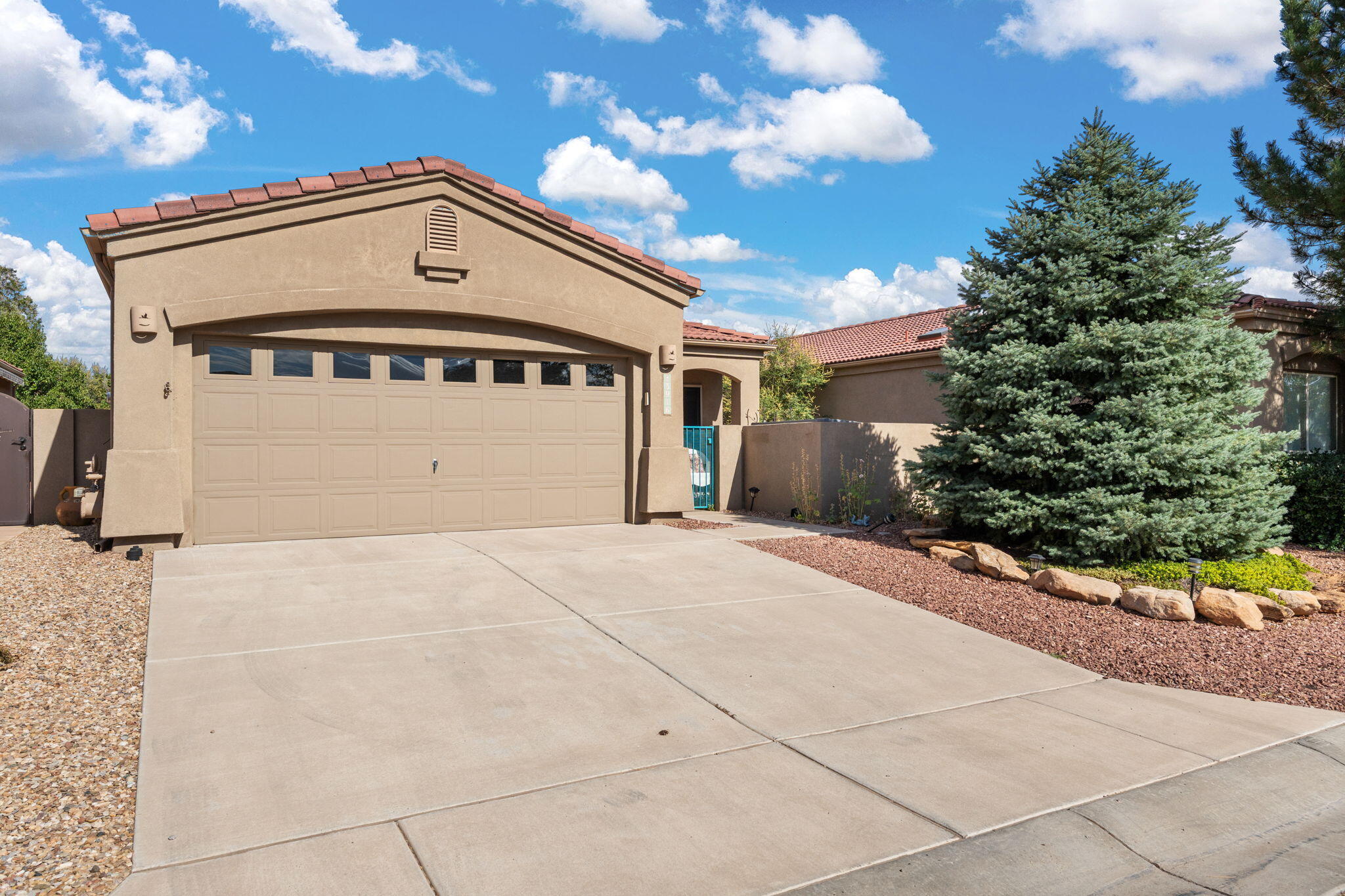 3916 ROCK DOVE Trail NW