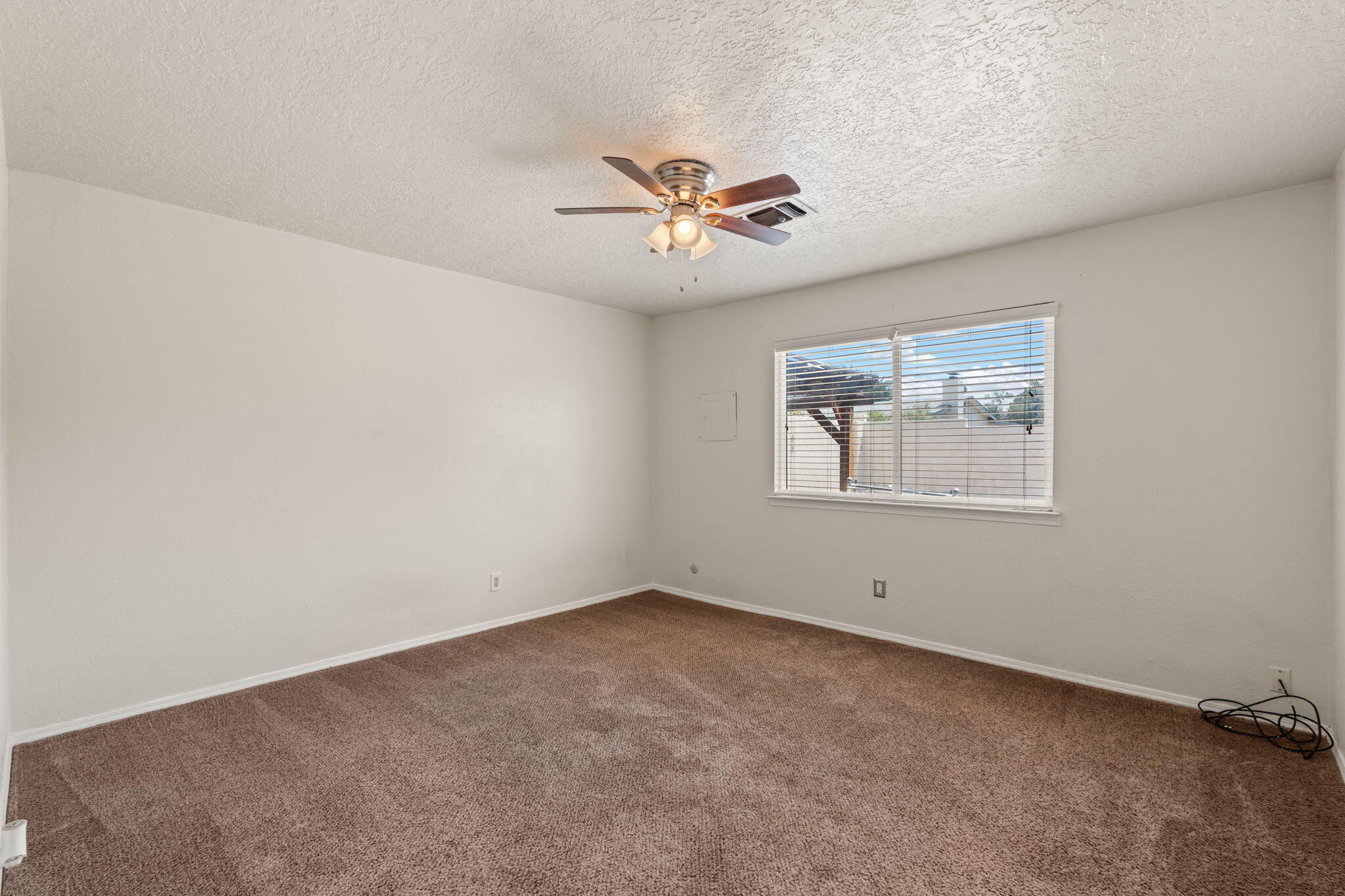 7000 ESTHER Avenue NE