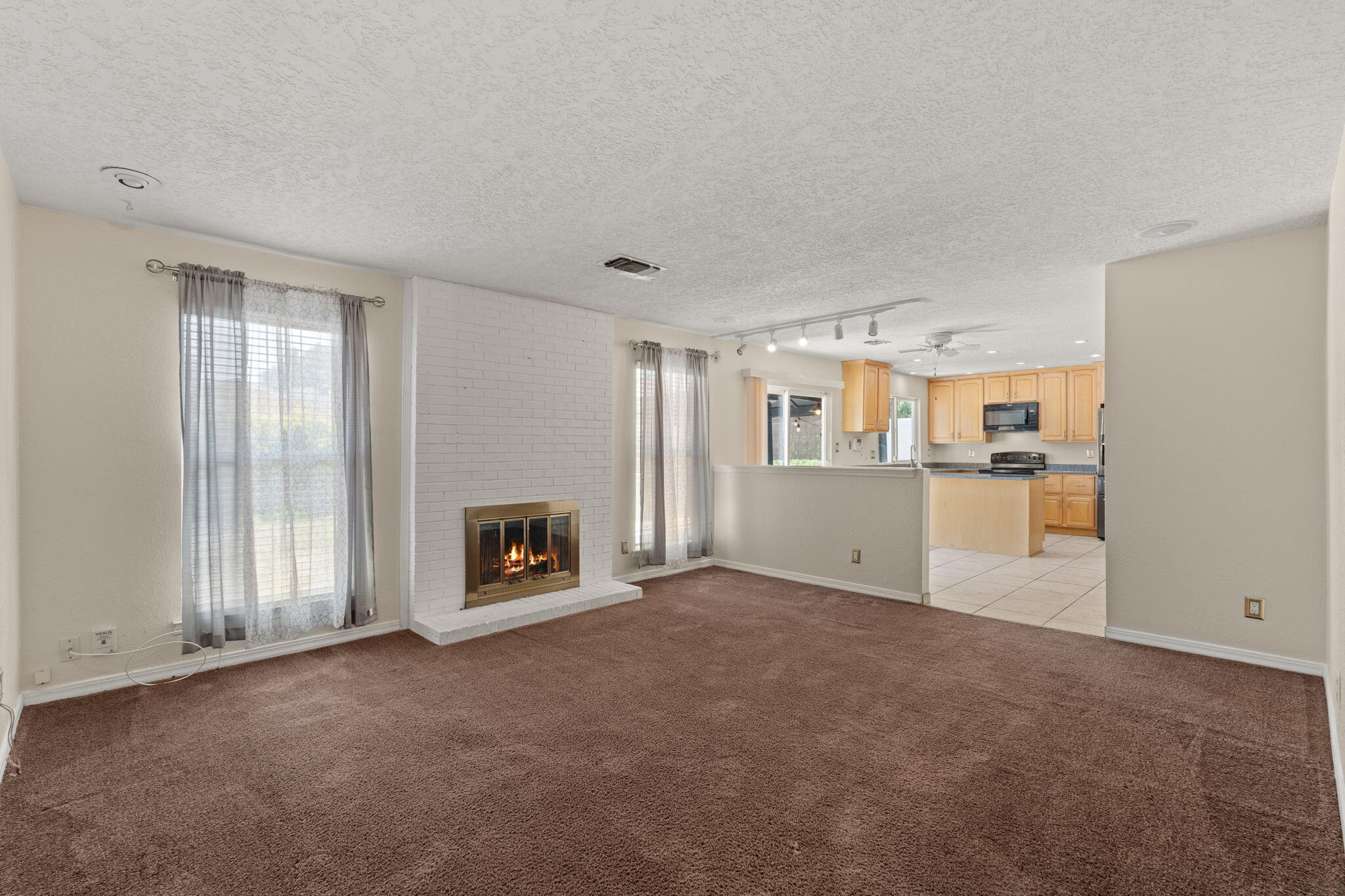 7000 ESTHER Avenue NE
