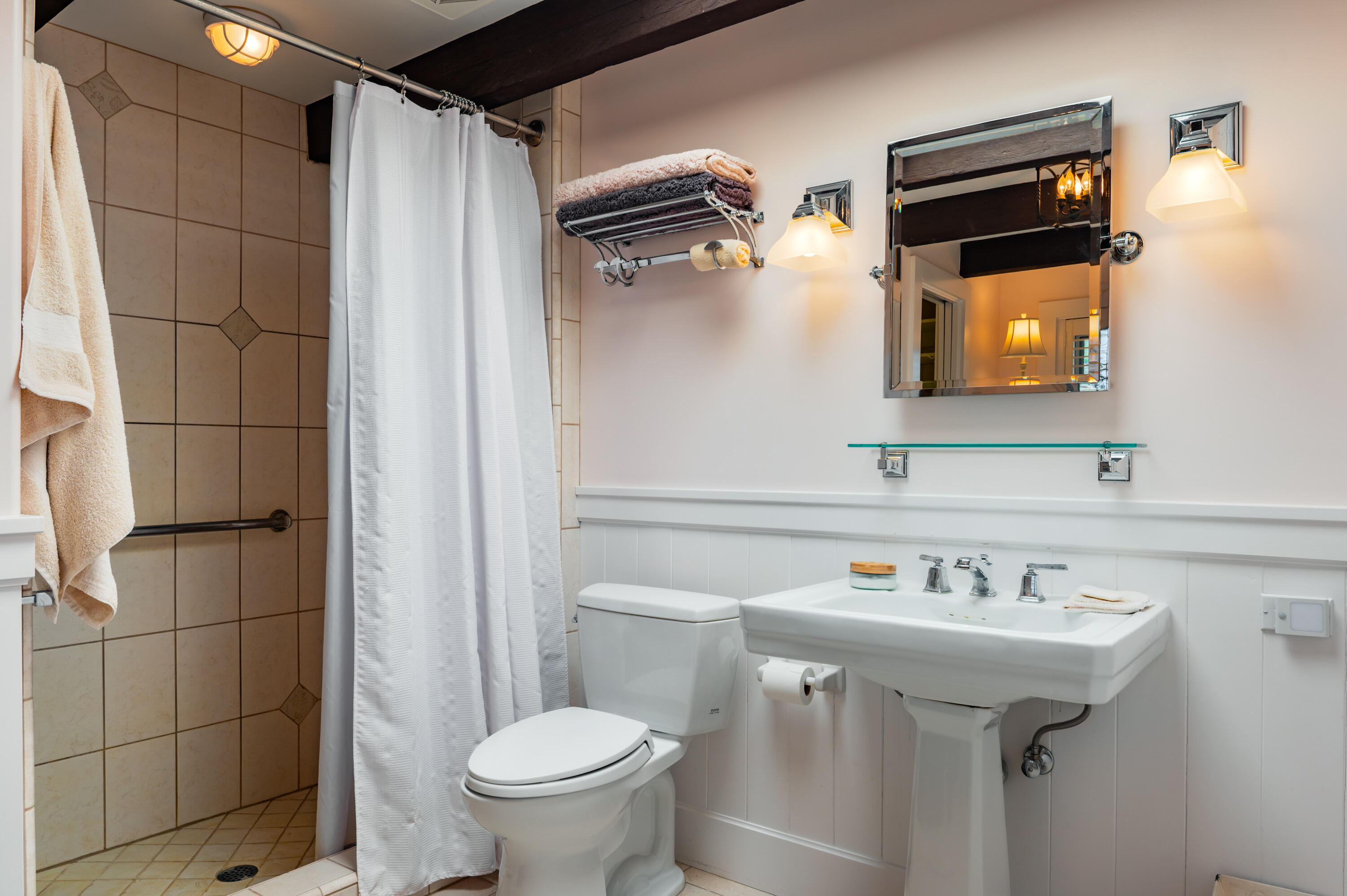 440 CAMINO HERMOSA