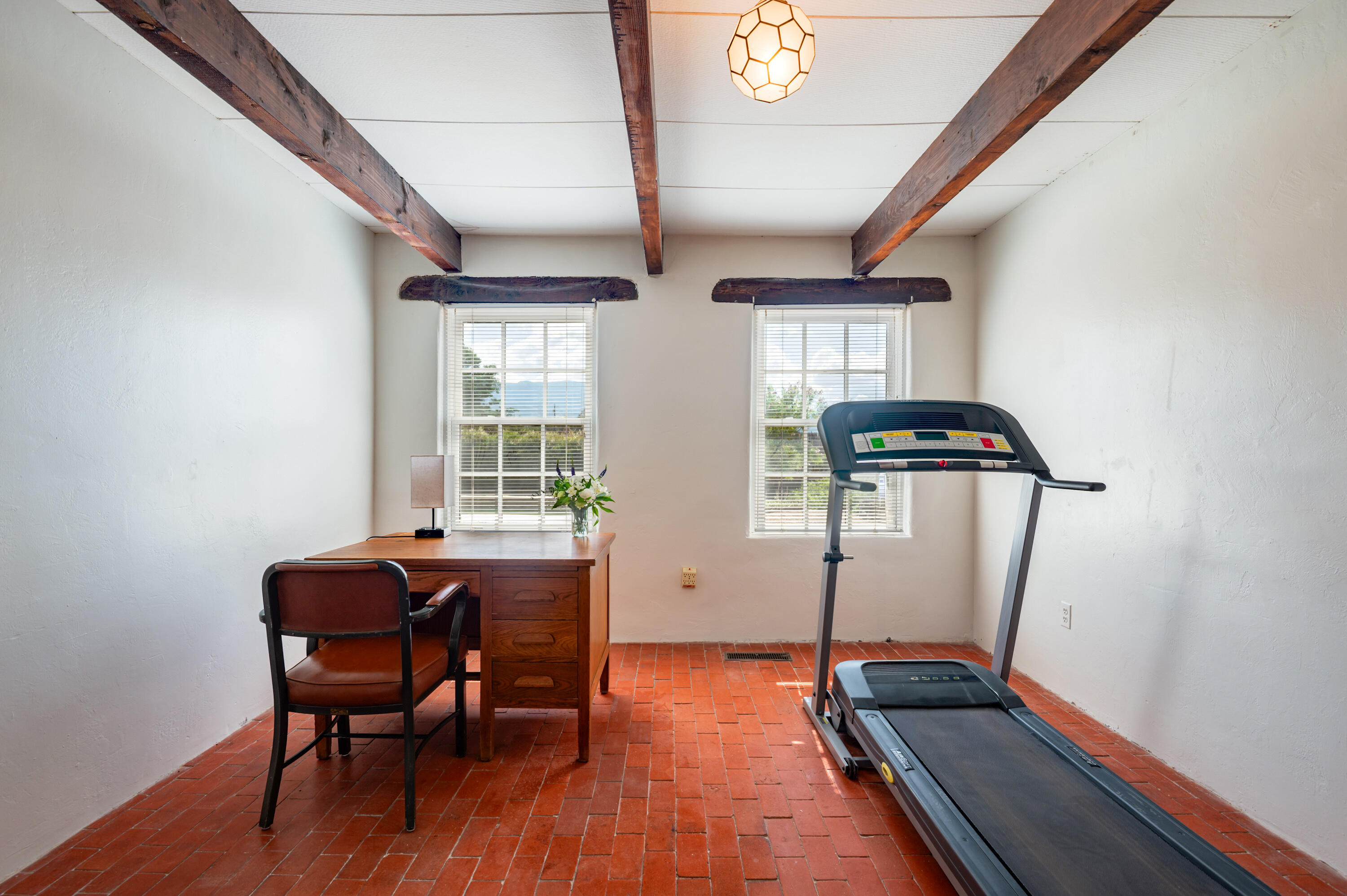 440 CAMINO HERMOSA