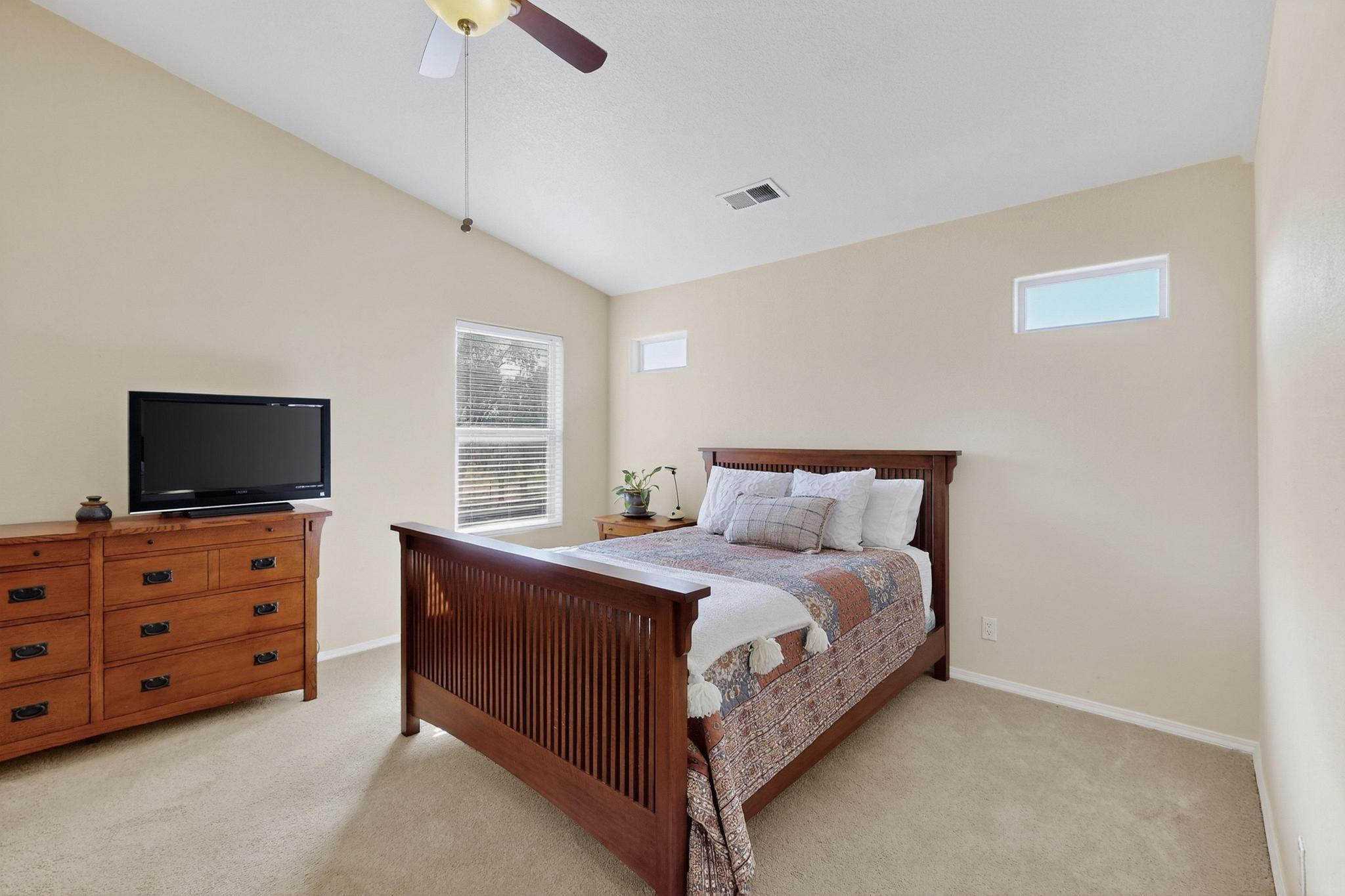 5515 Valle Alegre Way NW