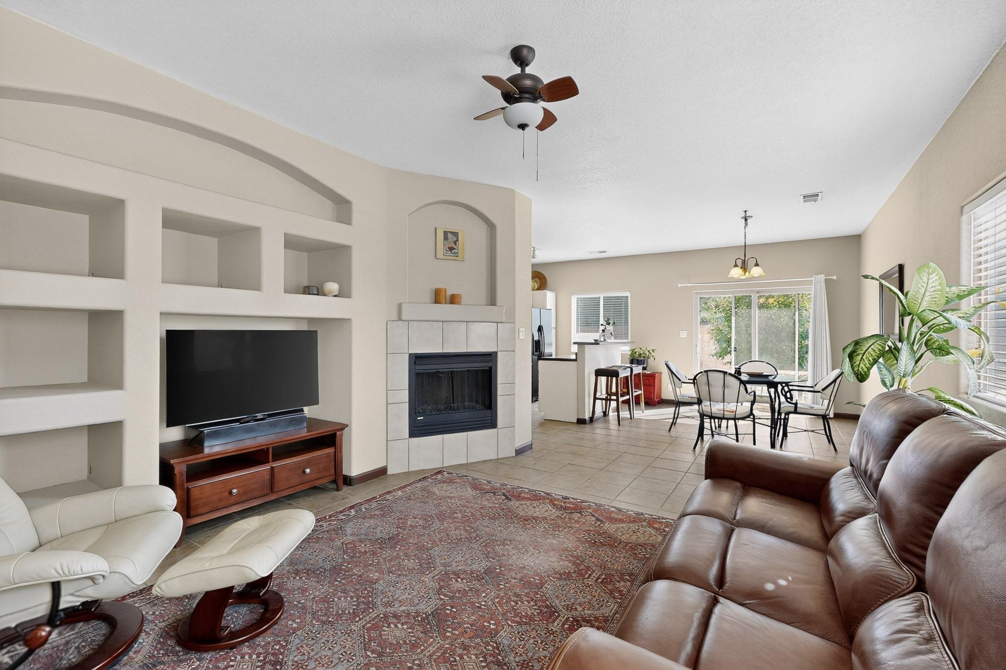 5515 Valle Alegre Way NW