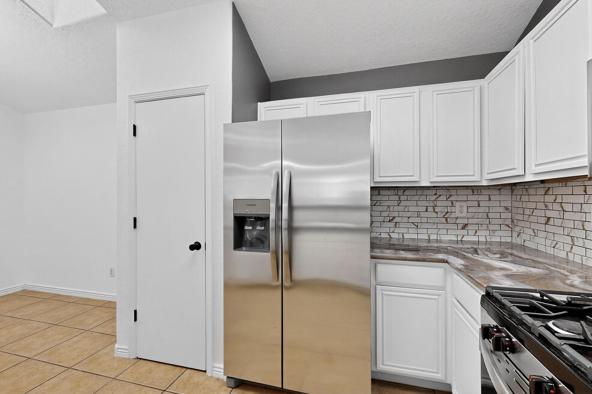 8409 GLYNVIEW Court NW