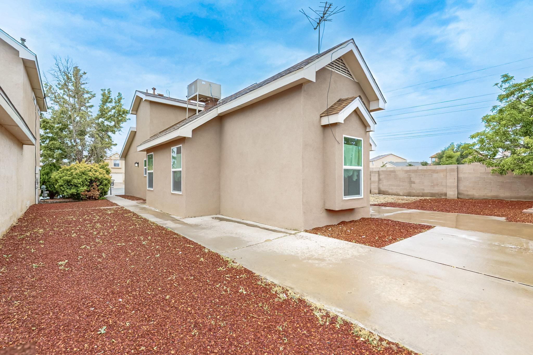 8409 GLYNVIEW Court NW