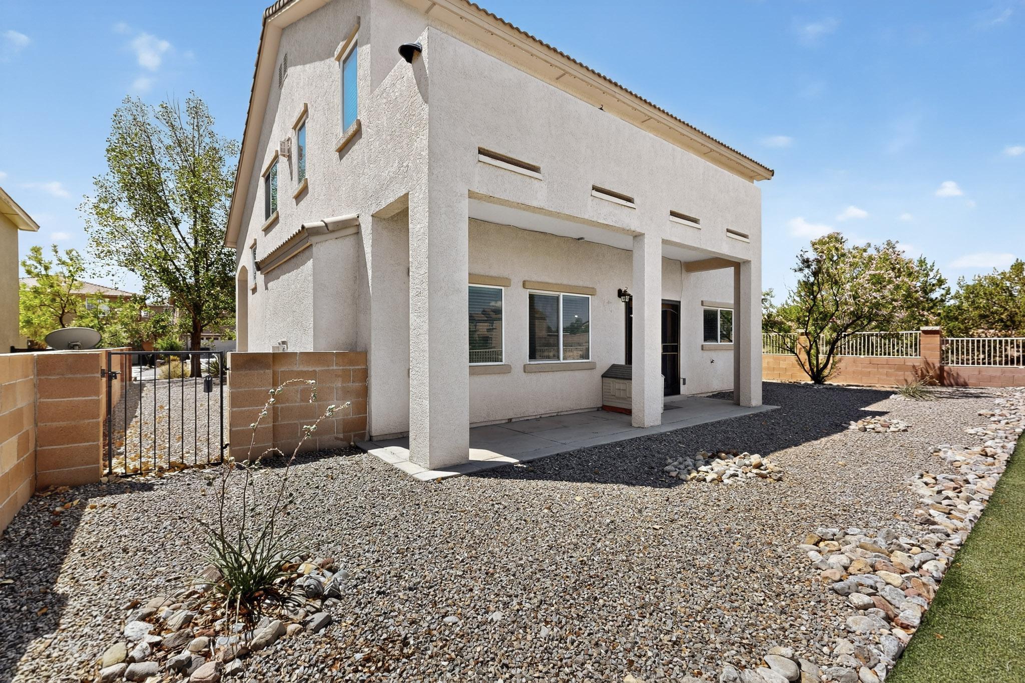 7119 ALAMILLO Road NW