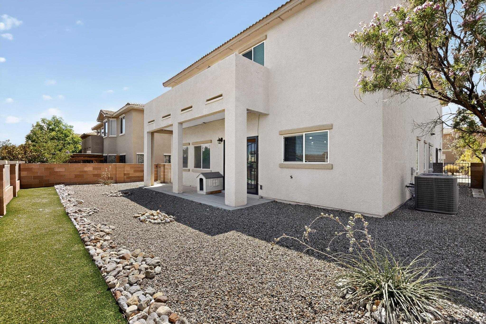 7119 ALAMILLO Road NW