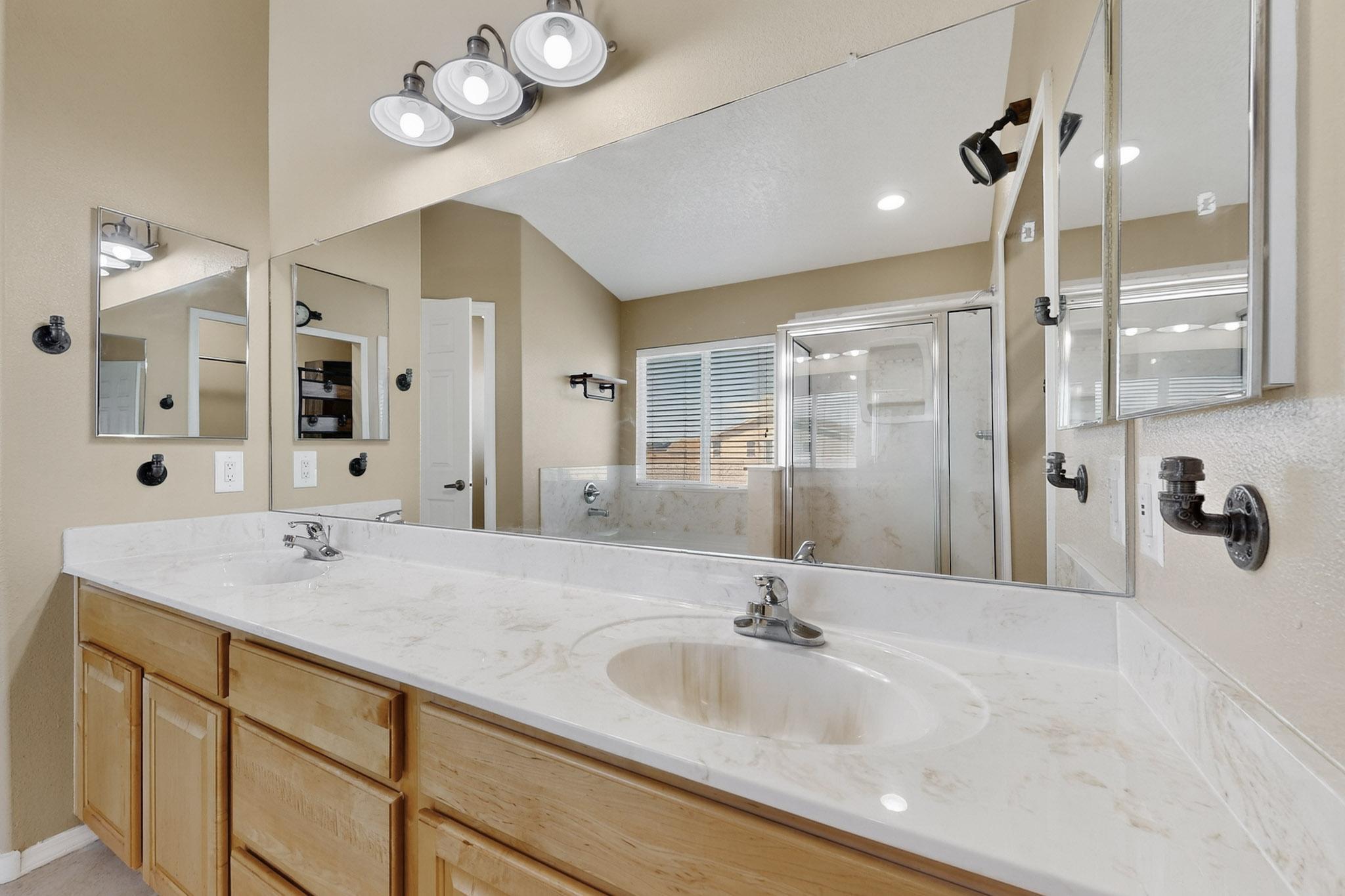 7119 ALAMILLO Road NW